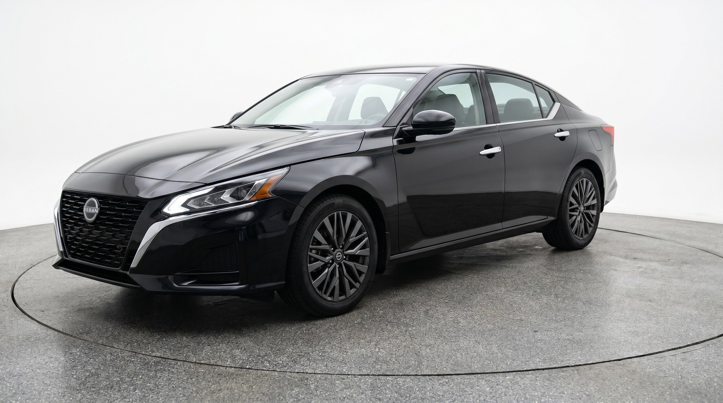 Thumbnail: 2025 Nissan Altima - 3