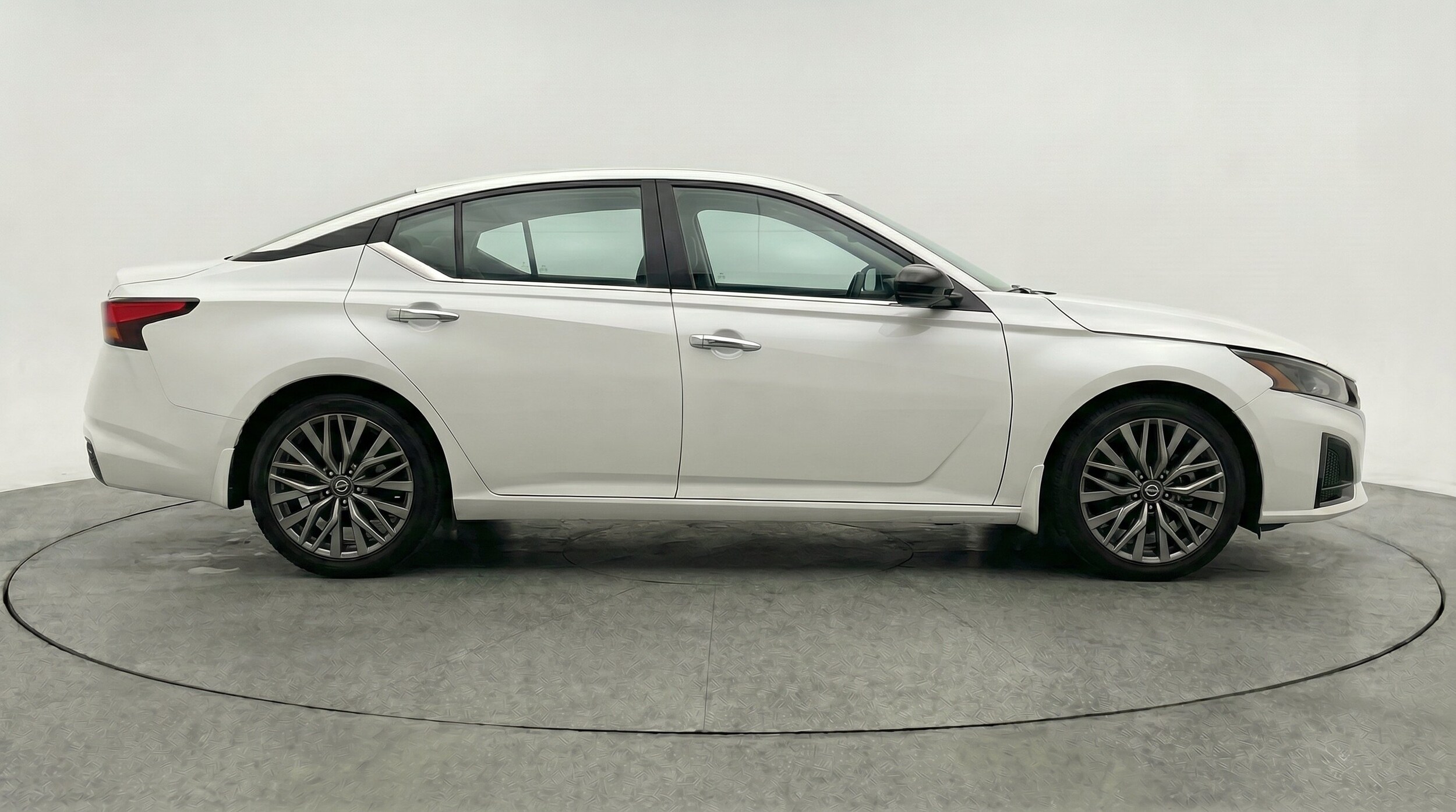 Thumbnail: 2025 Nissan Altima - 10