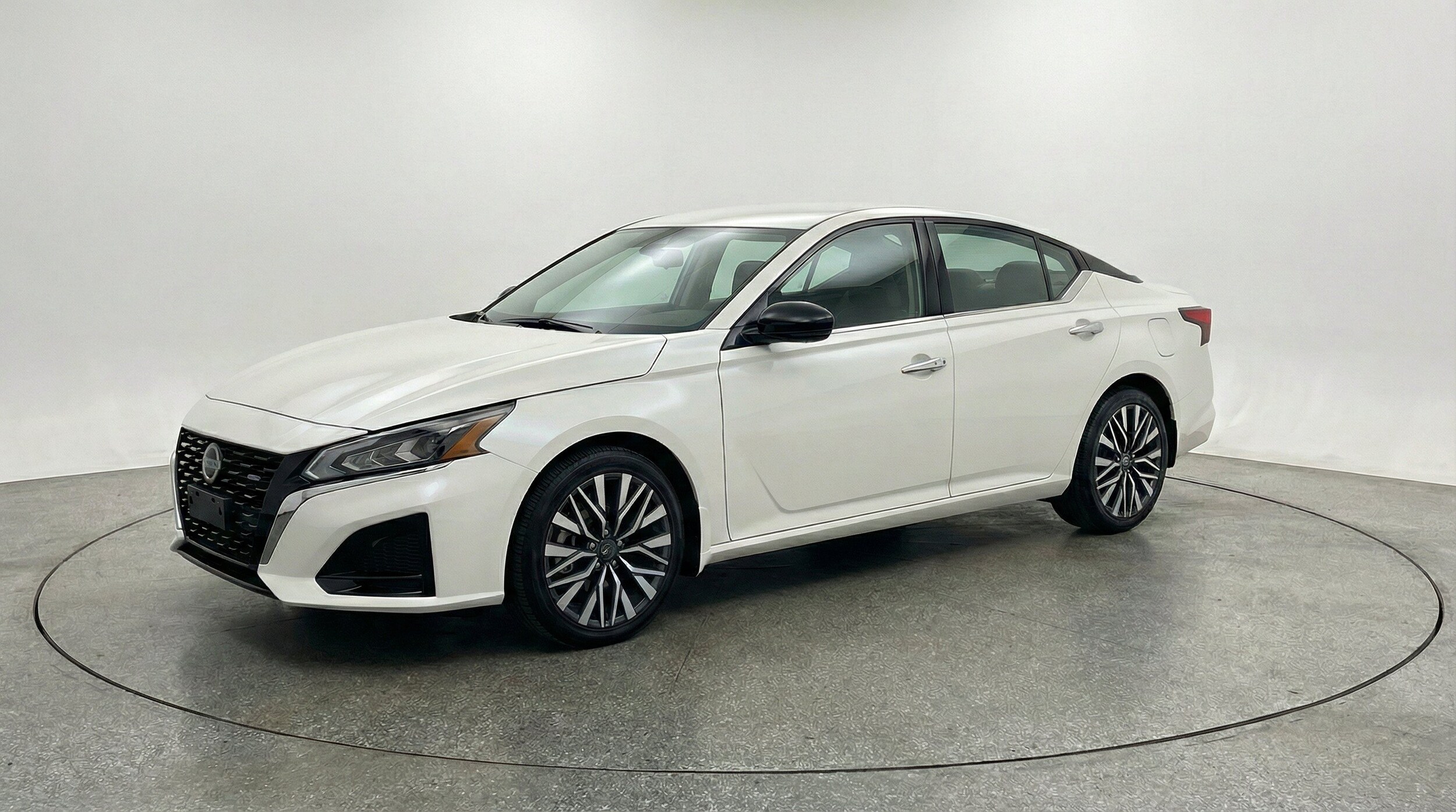 Thumbnail: 2025 Nissan Altima - 3