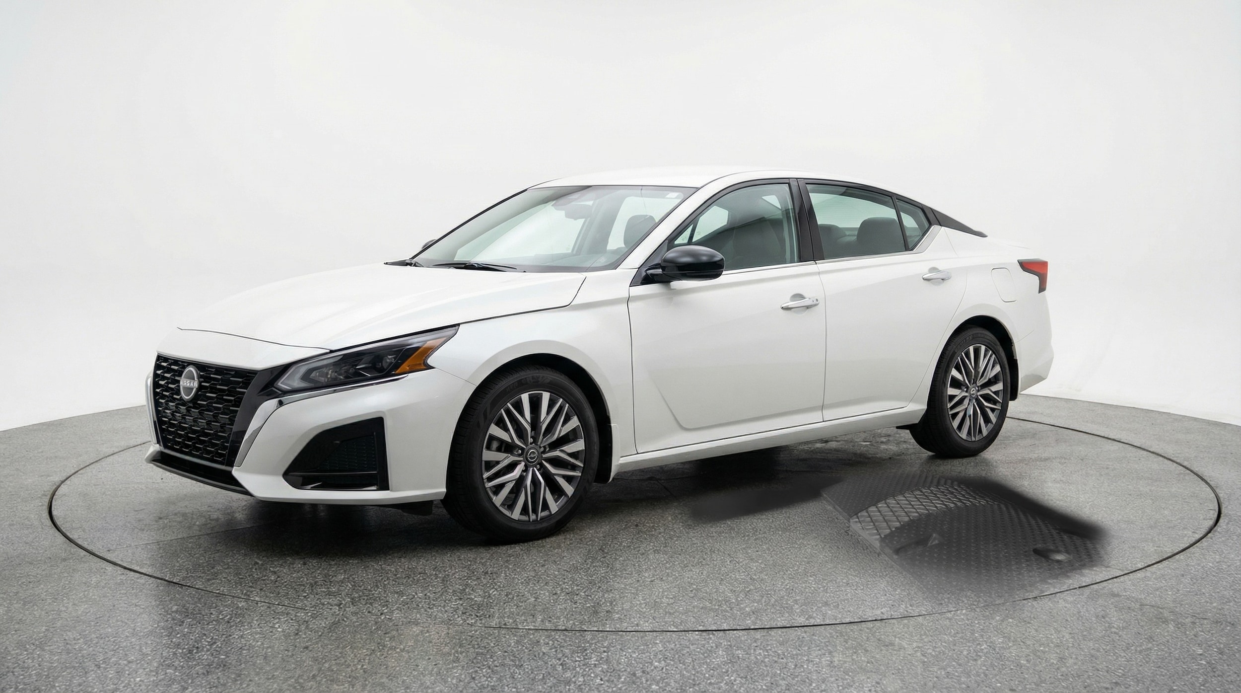 Thumbnail: 2025 Nissan Altima - 3