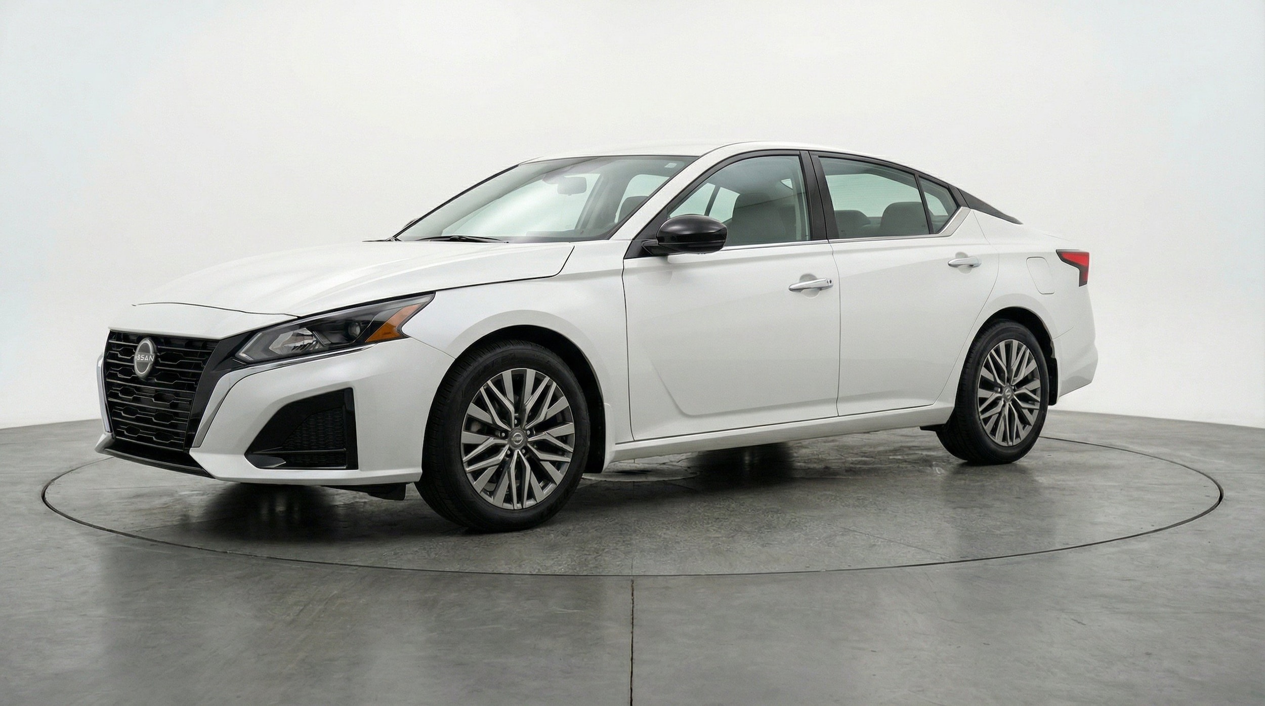 Thumbnail: 2025 Nissan Altima - 3