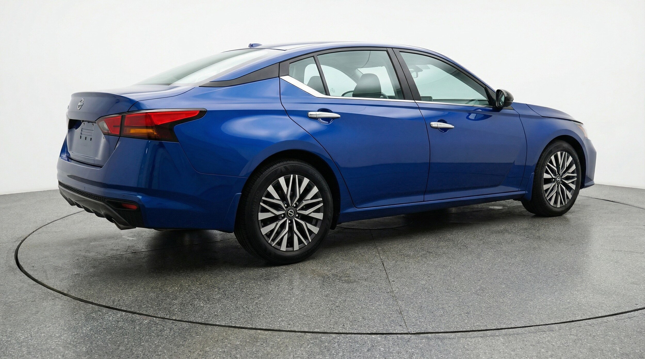 Thumbnail: 2025 Nissan Altima - 9