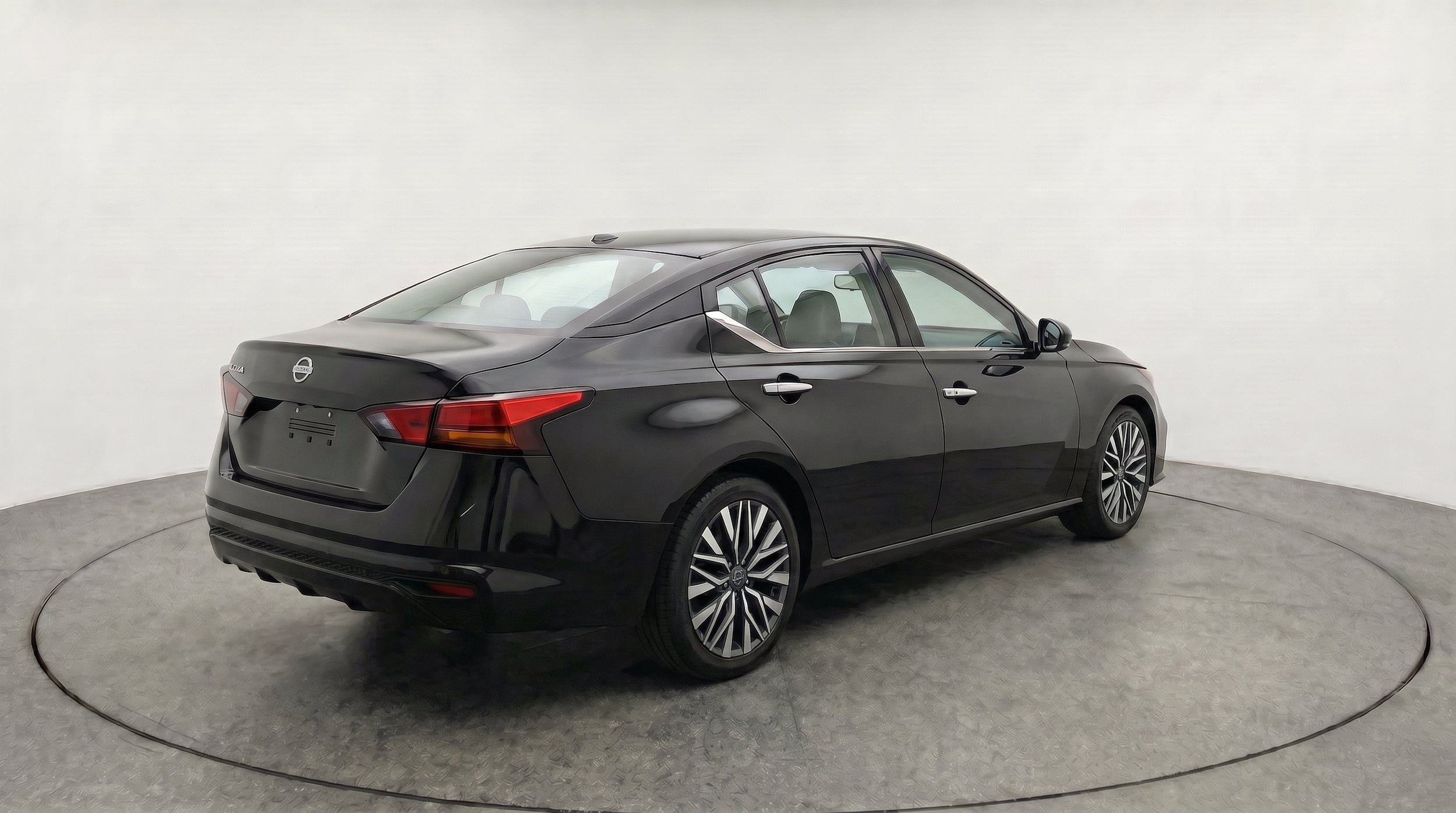 Thumbnail: 2025 Nissan Altima - 9