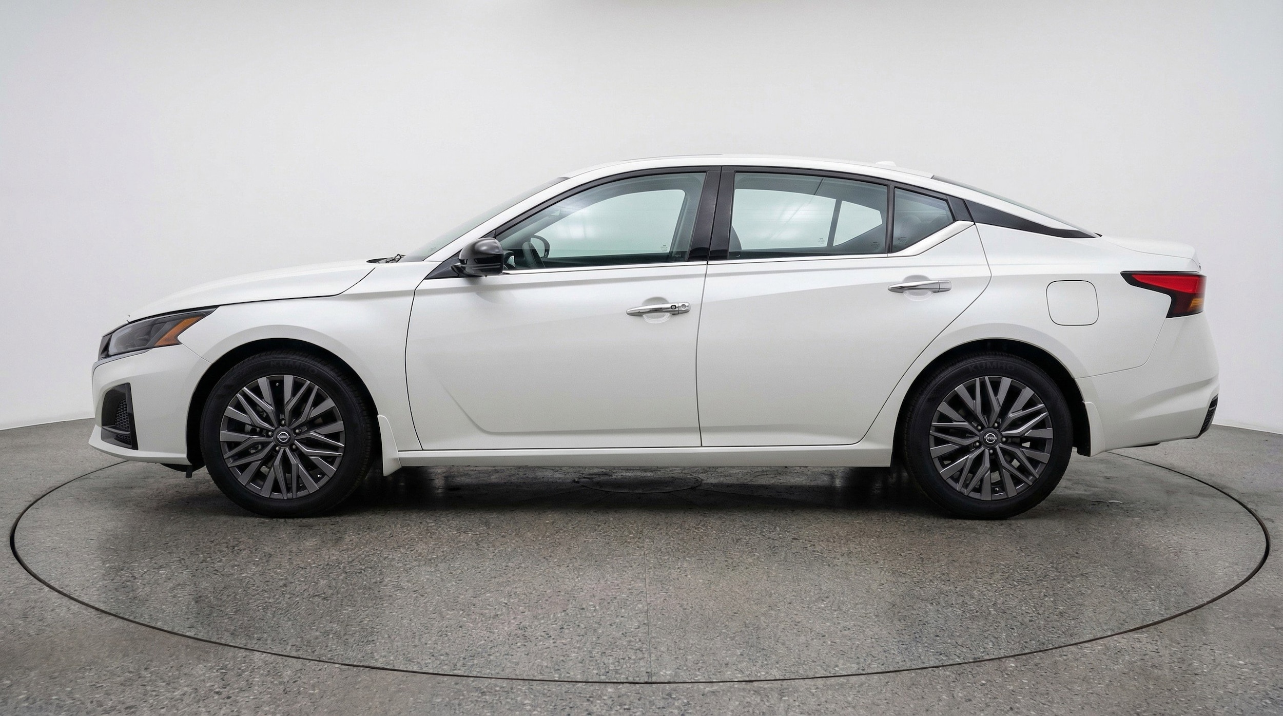 Thumbnail: 2025 Nissan Altima - 5