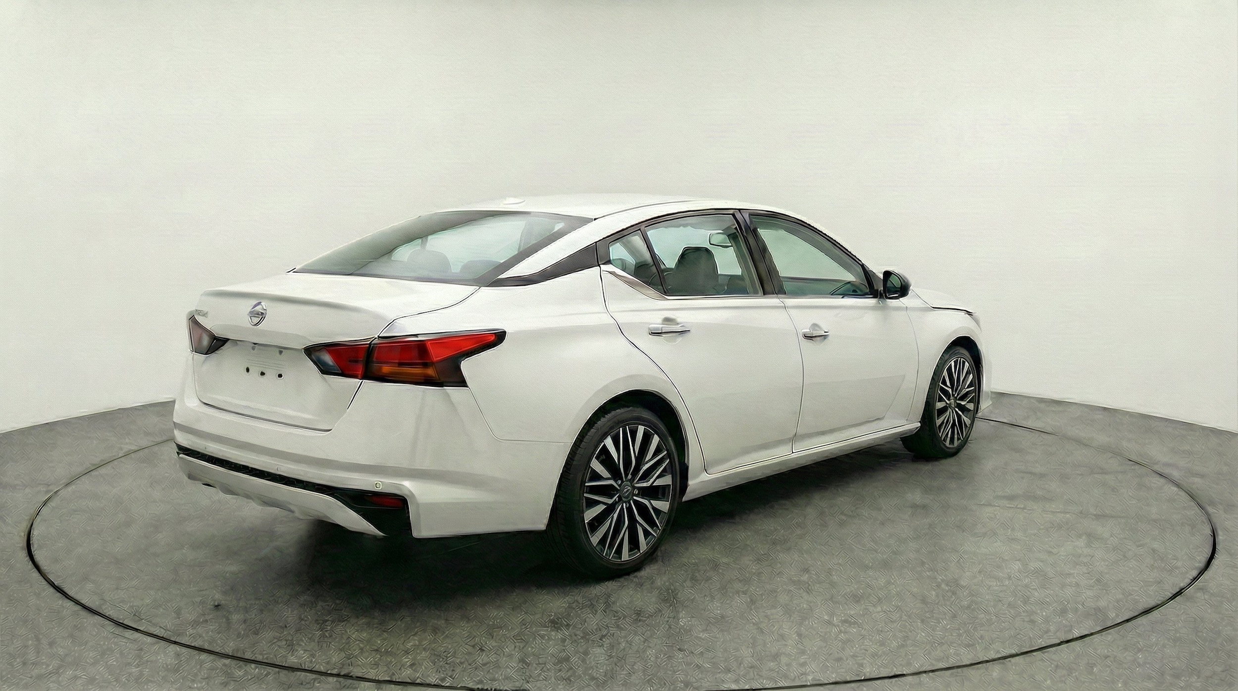 Thumbnail: 2025 Nissan Altima - 9