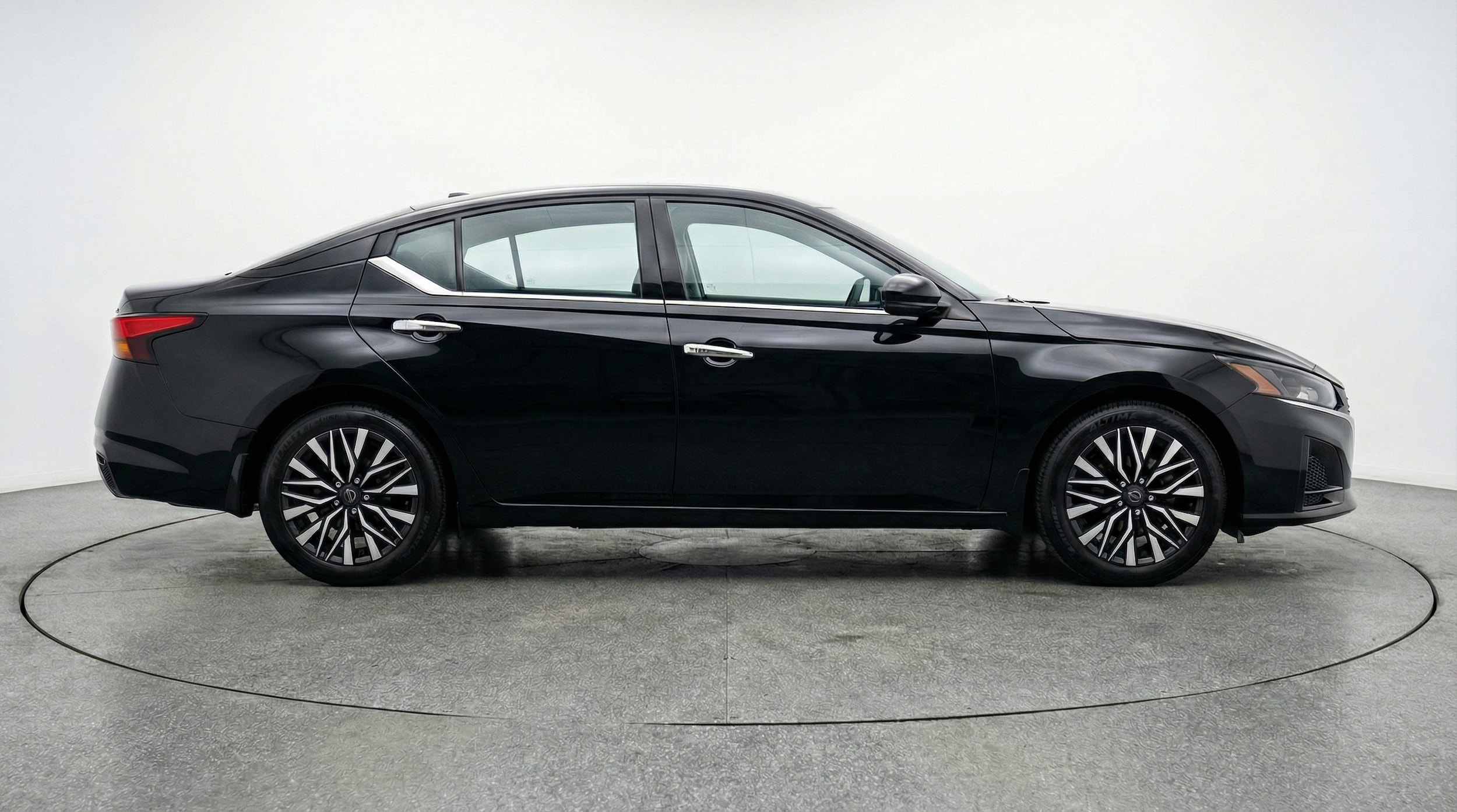 Thumbnail: 2025 Nissan Altima - 8