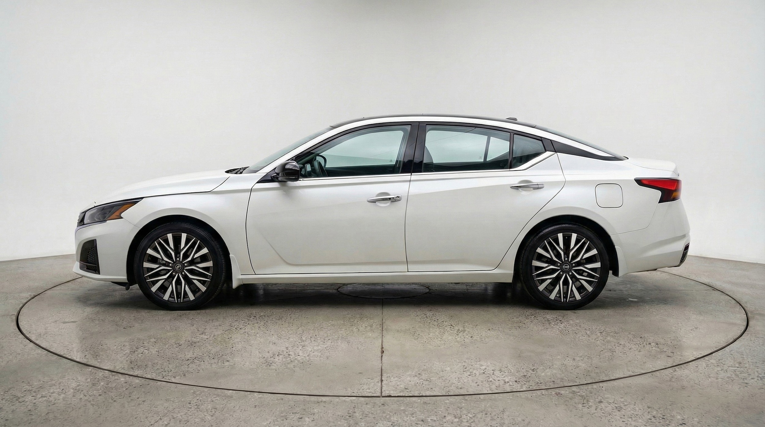 Thumbnail: 2025 Nissan Altima - 5