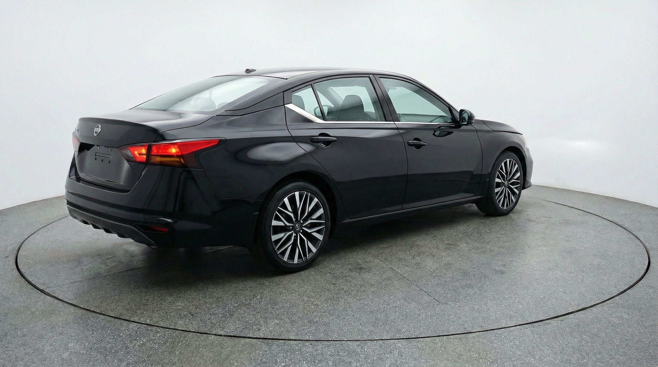 Thumbnail: 2025 Nissan Altima - 9