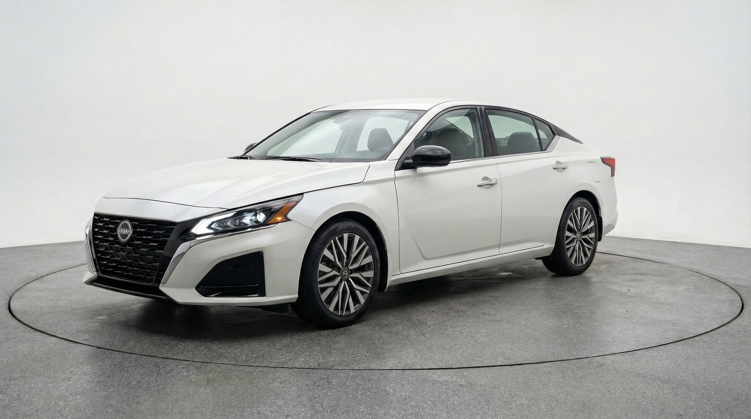 Thumbnail: 2025 Nissan Altima - 3