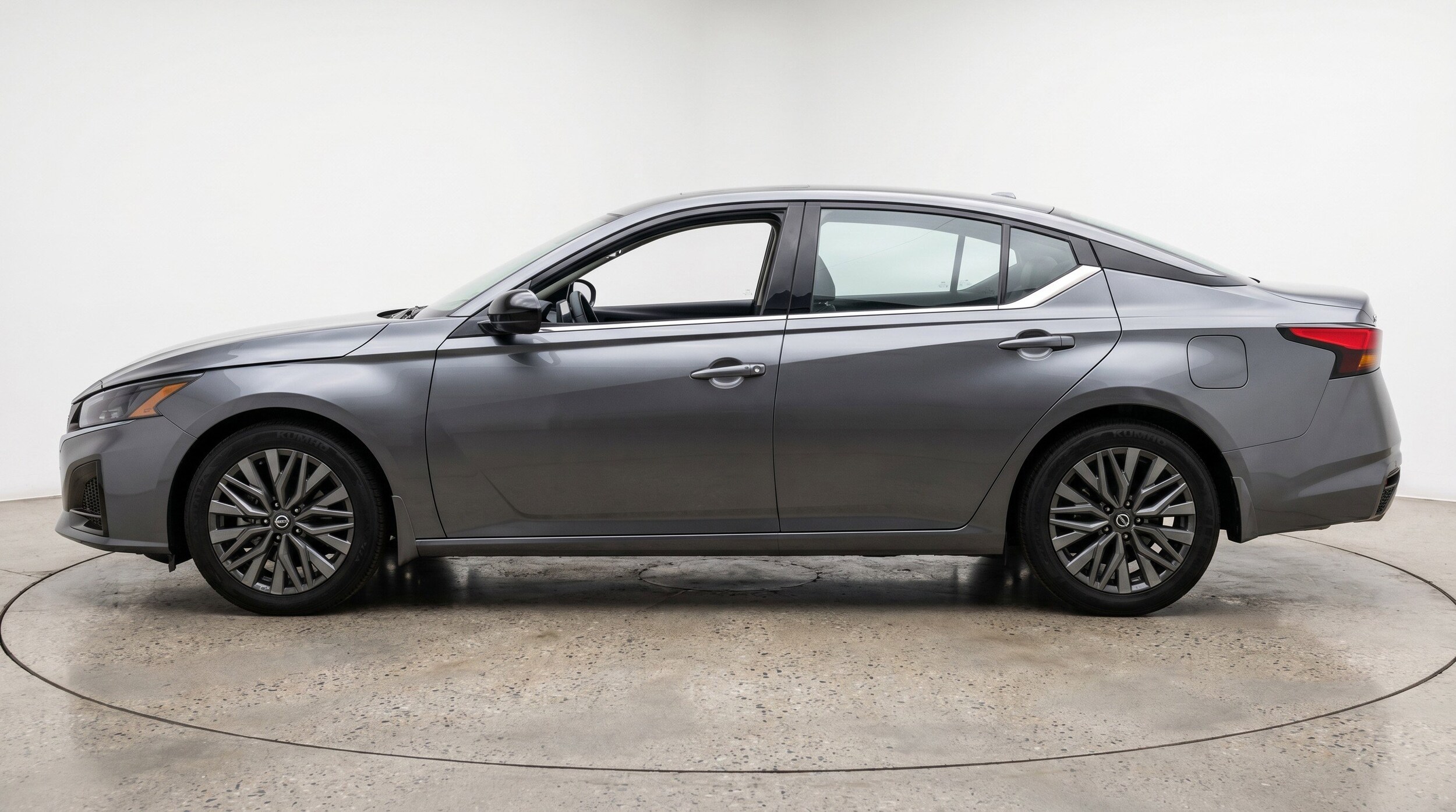 Thumbnail: 2025 Nissan Altima - 5
