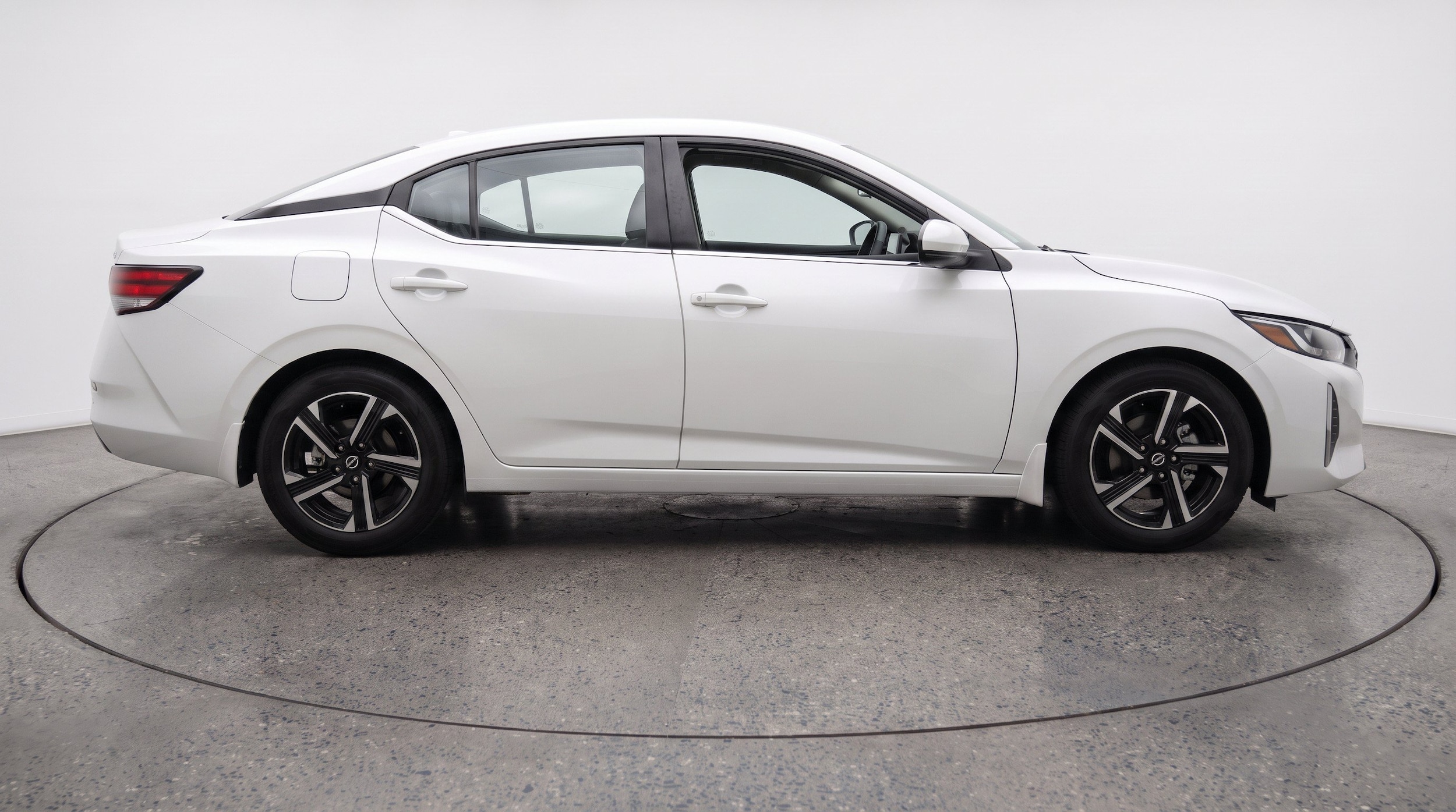 Thumbnail: 2025 Nissan Sentra - 10