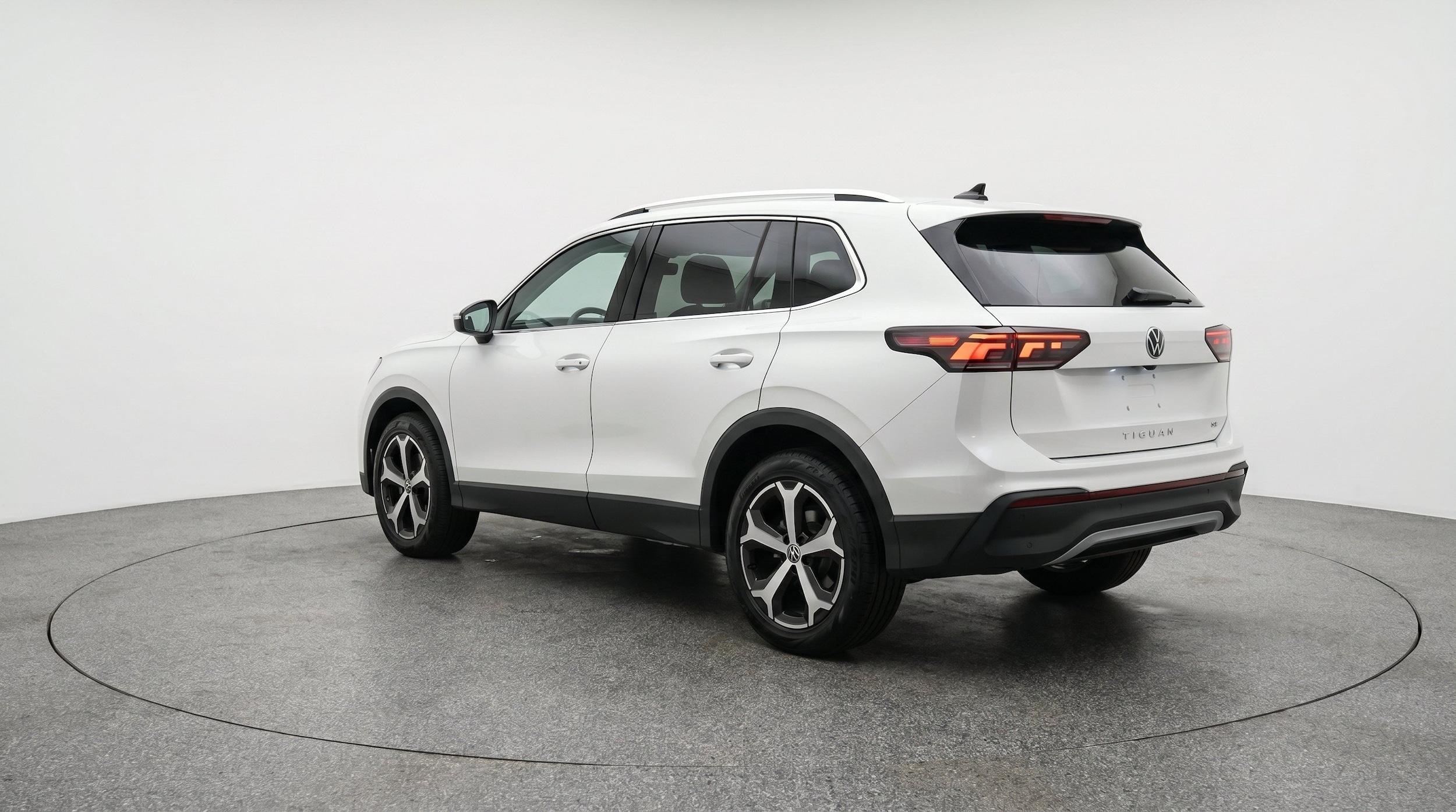 Thumbnail: 2026 Volkswagen Tiguan - 6