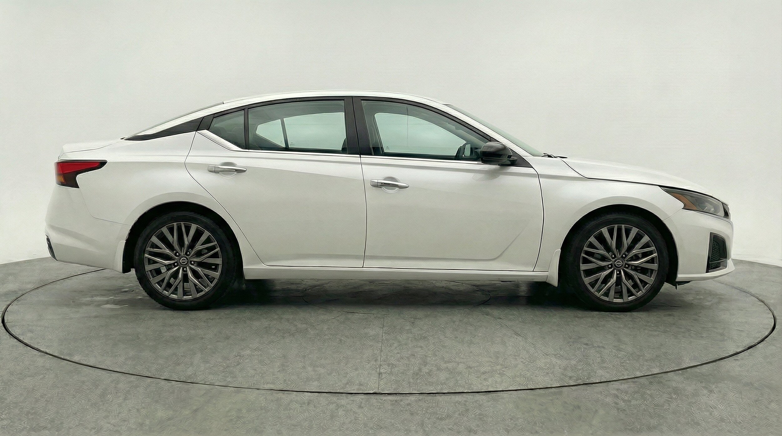 Thumbnail: 2025 Nissan Altima - 10