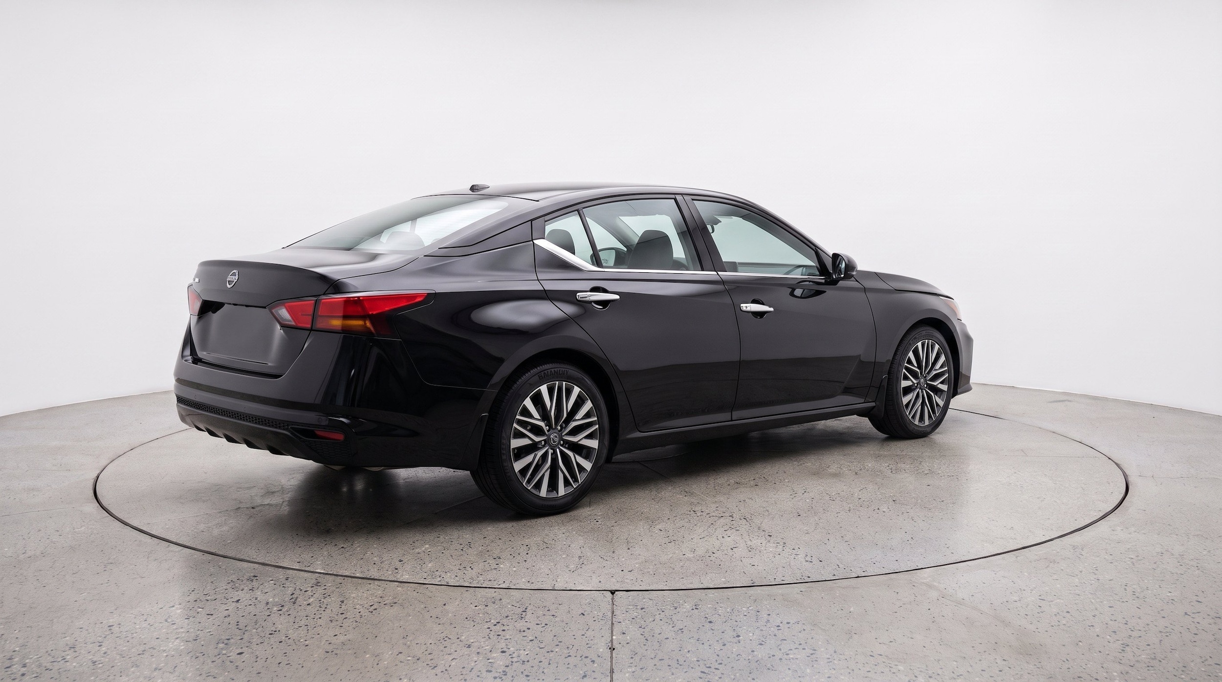 Thumbnail: 2025 Nissan Altima - 9