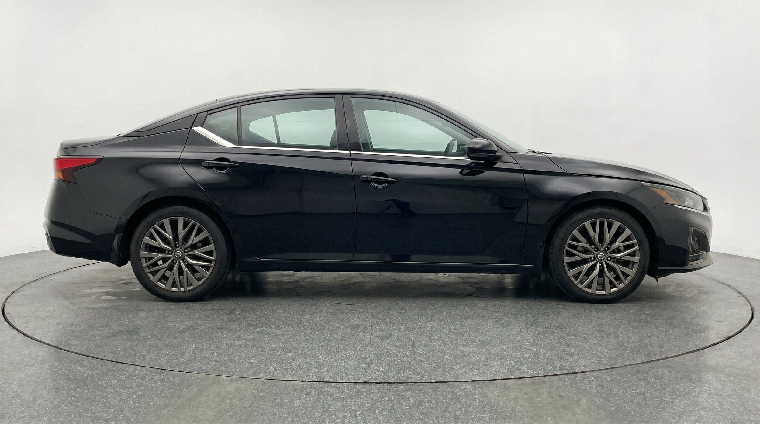 Thumbnail: 2025 Nissan Altima - 10
