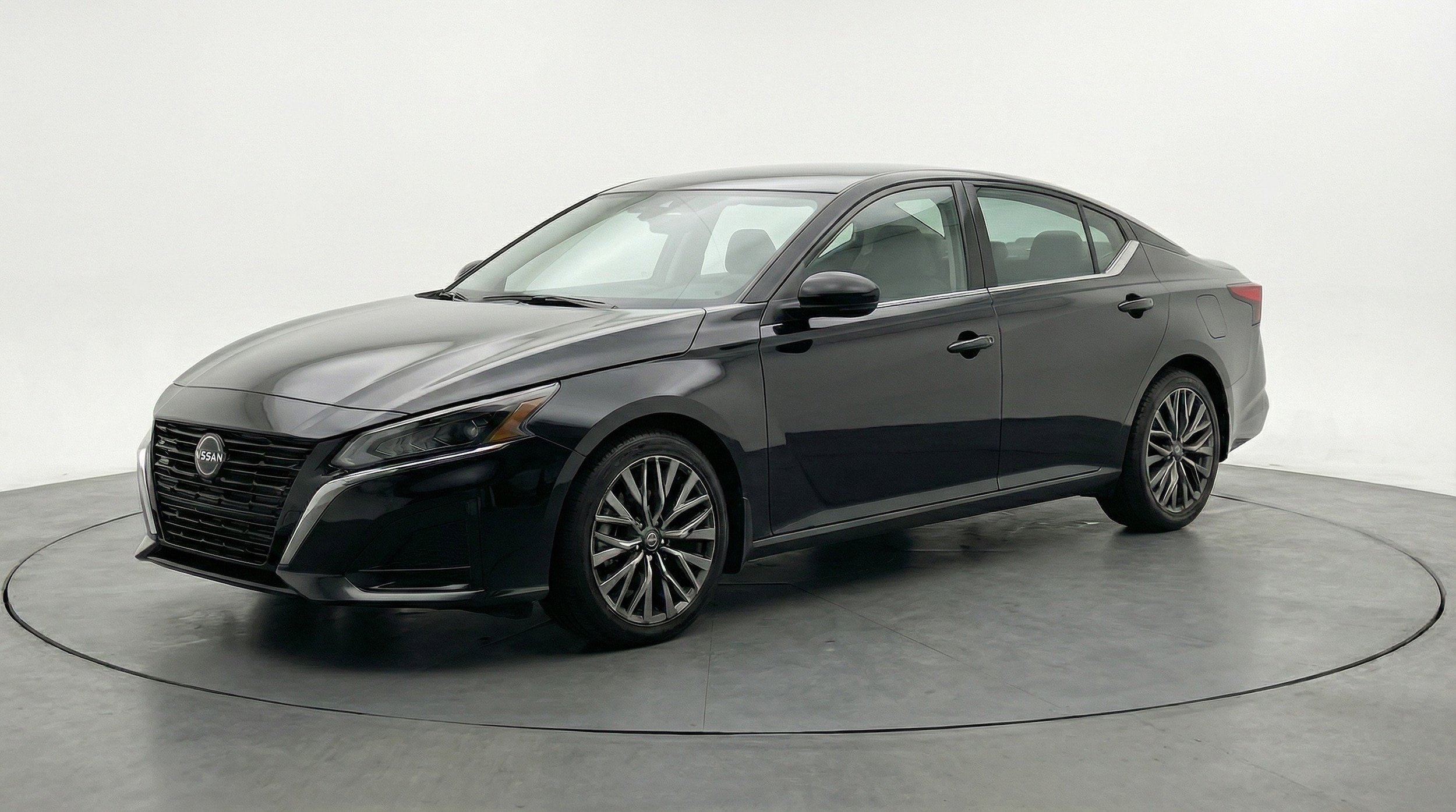 Thumbnail: 2025 Nissan Altima - 3