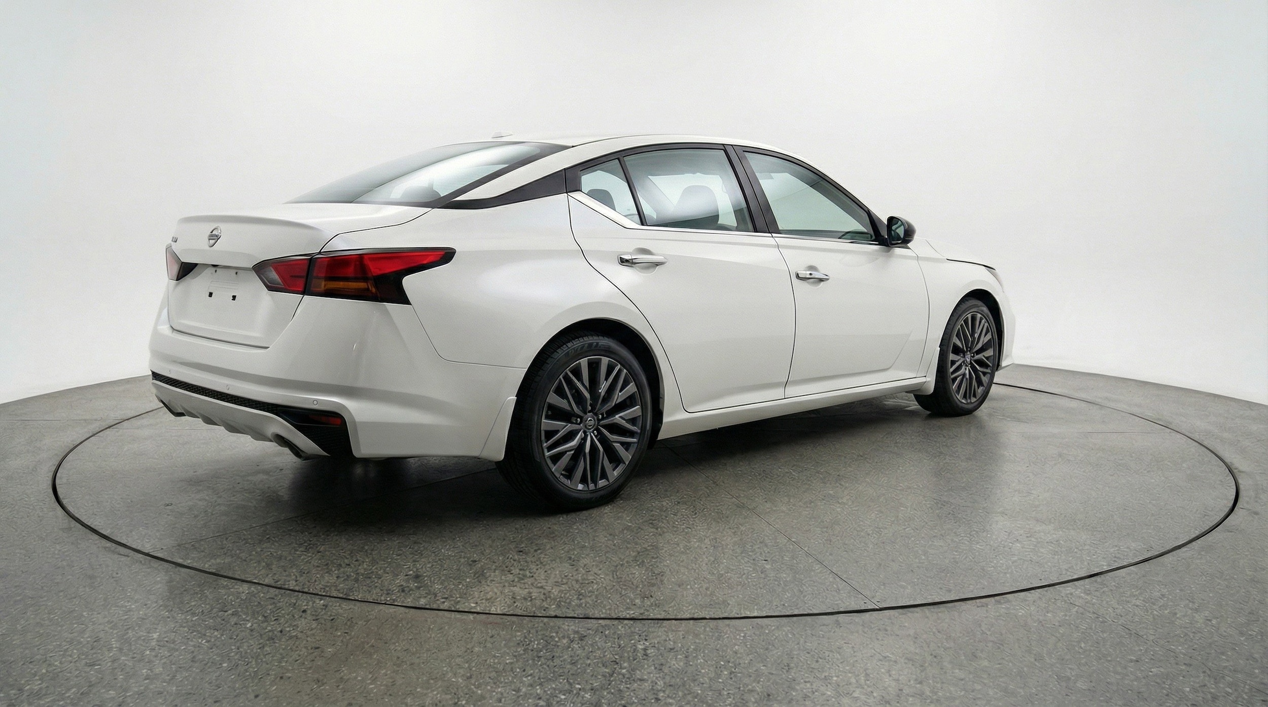 Thumbnail: 2025 Nissan Altima - 9