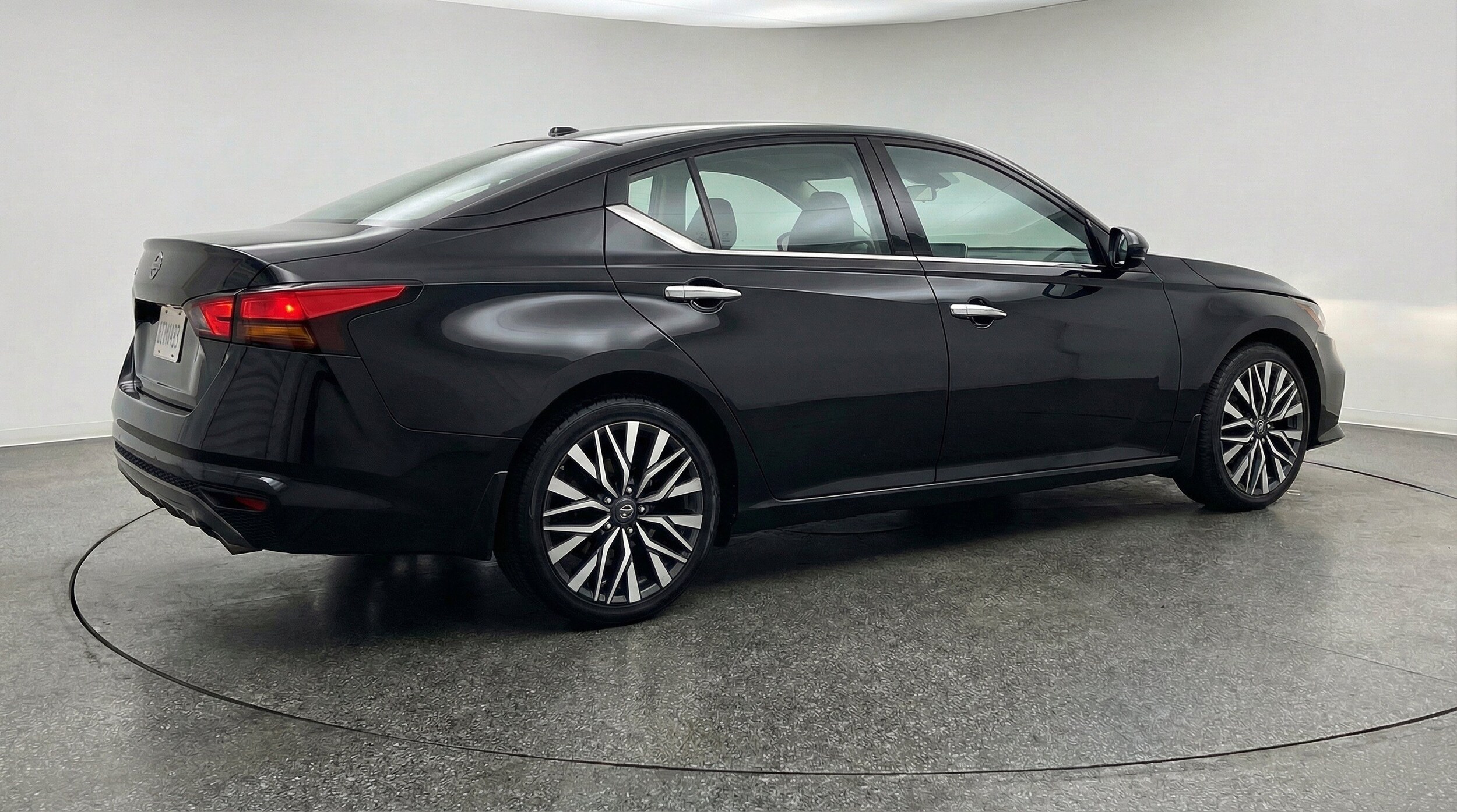 Thumbnail: 2025 Nissan Altima - 9