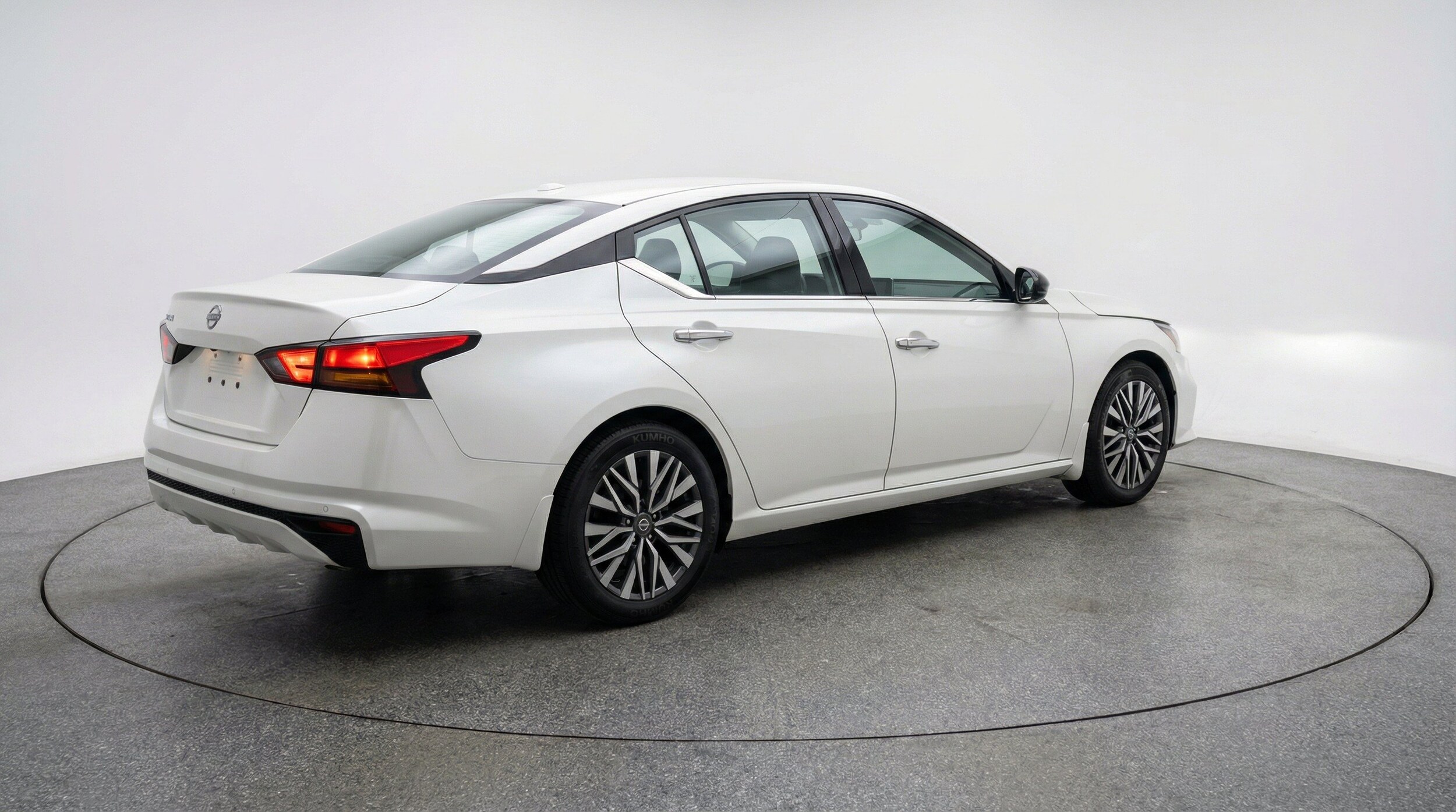 Thumbnail: 2025 Nissan Altima - 9