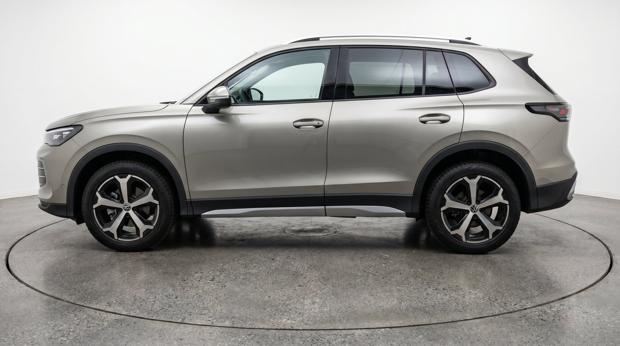 Thumbnail: 2026 Volkswagen Tiguan - 5