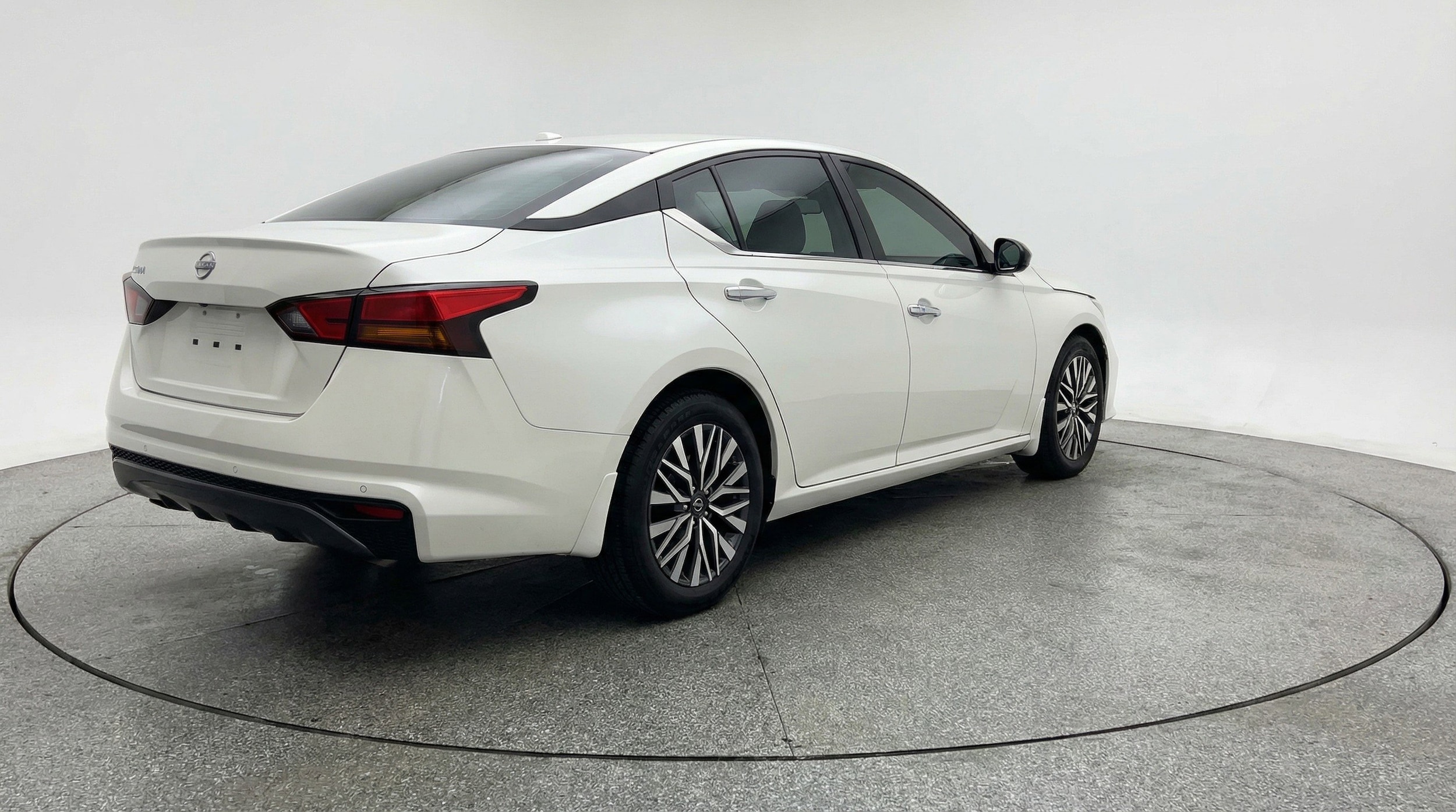 Thumbnail: 2025 Nissan Altima - 9