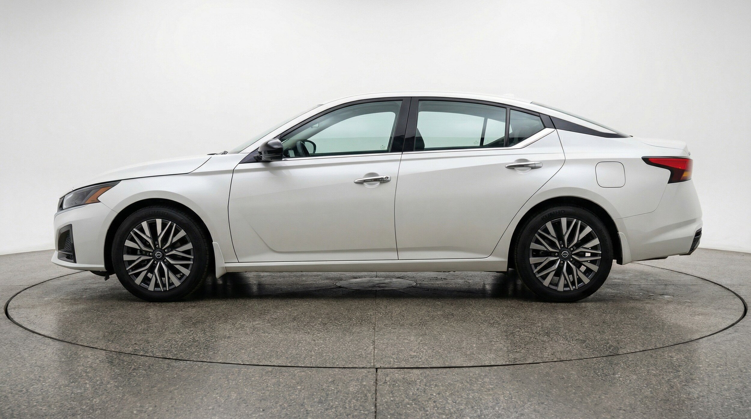 Thumbnail: 2025 Nissan Altima - 5