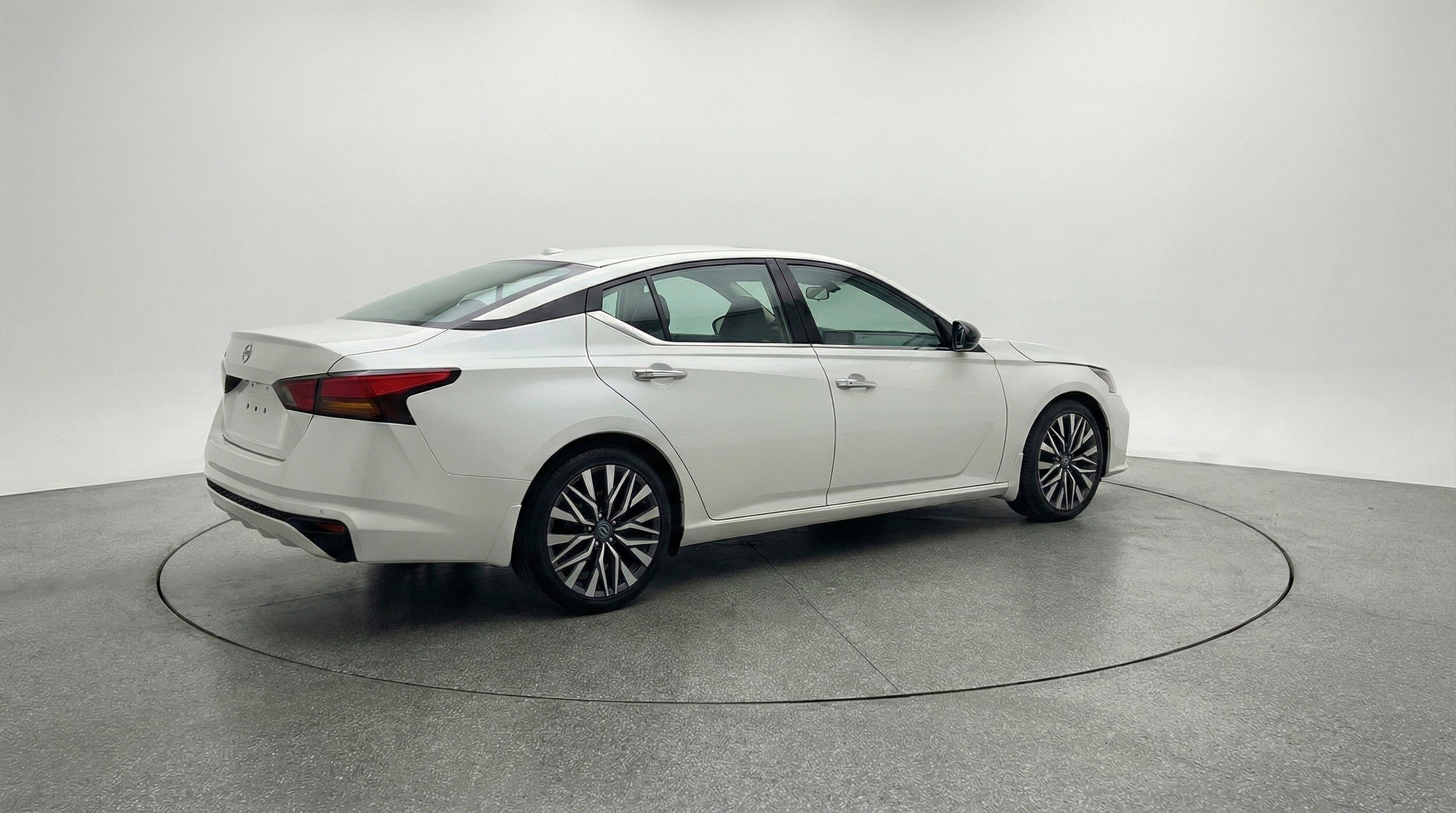 Thumbnail: 2025 Nissan Altima - 9