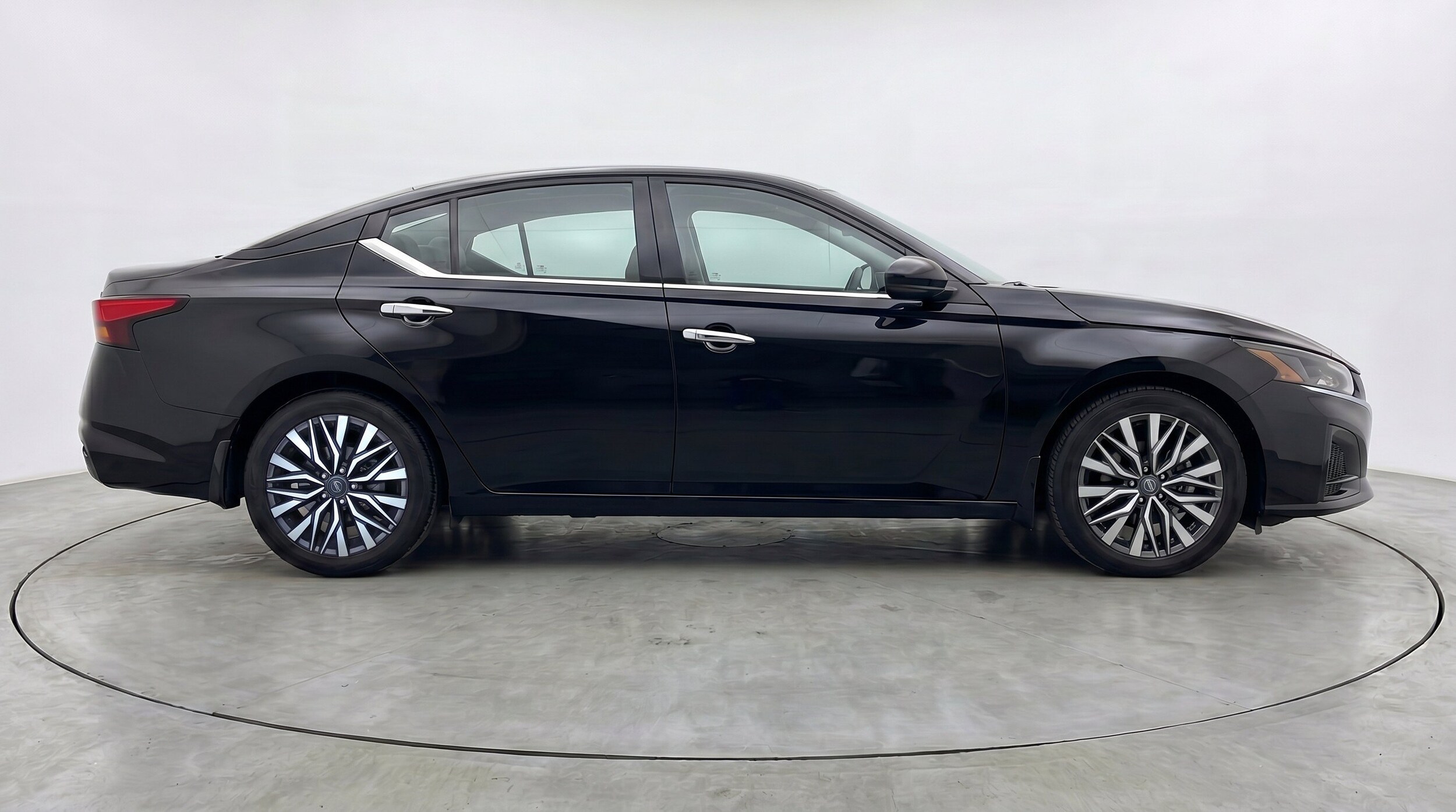 Thumbnail: 2025 Nissan Altima - 11