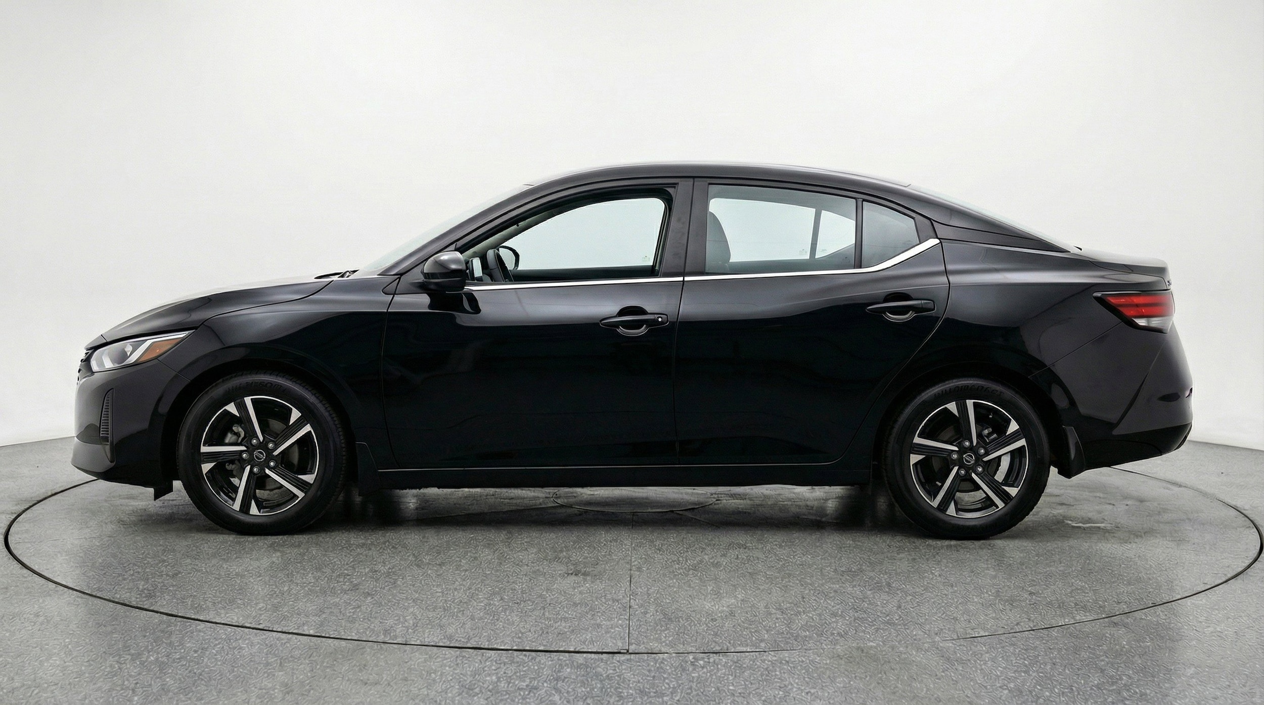 Thumbnail: 2025 Nissan Sentra - 5