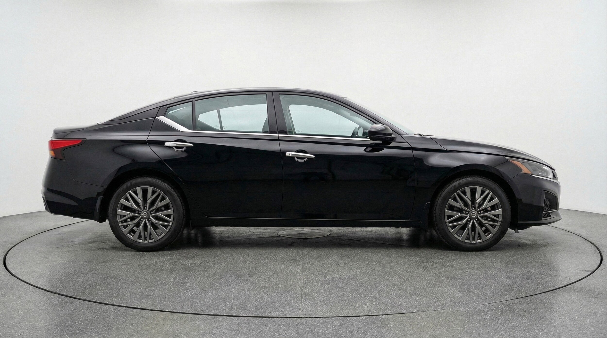 Thumbnail: 2025 Nissan Altima - 11