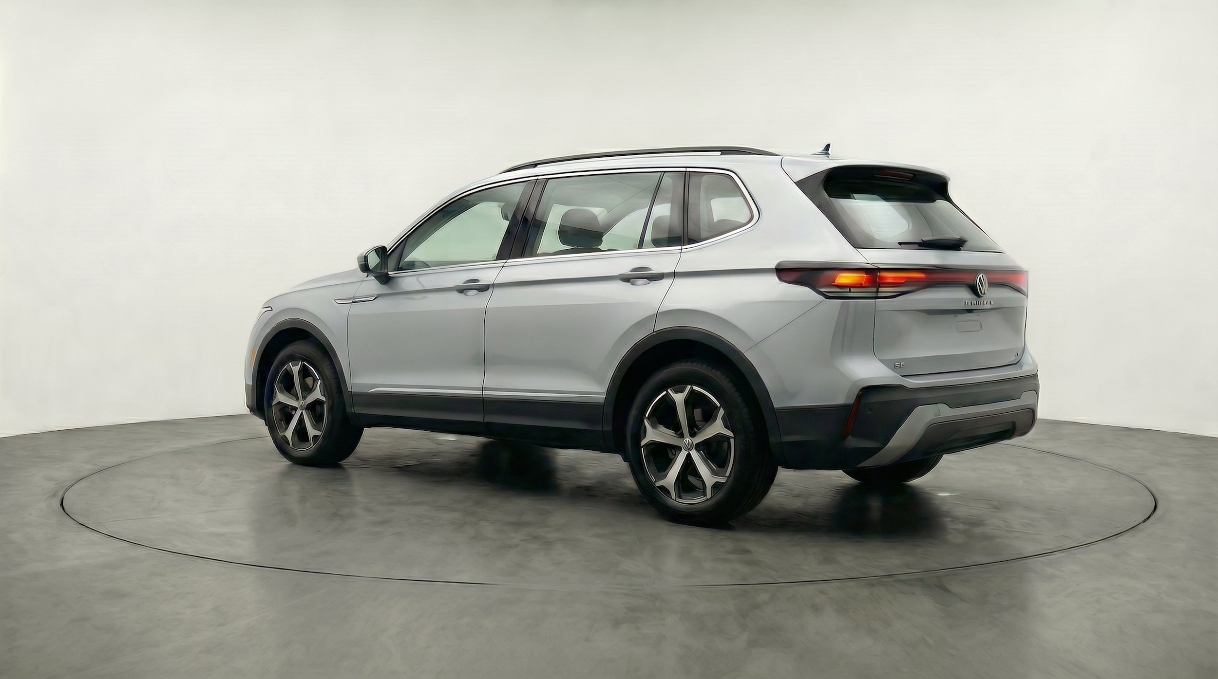 Thumbnail: 2026 Volkswagen Tiguan - 6
