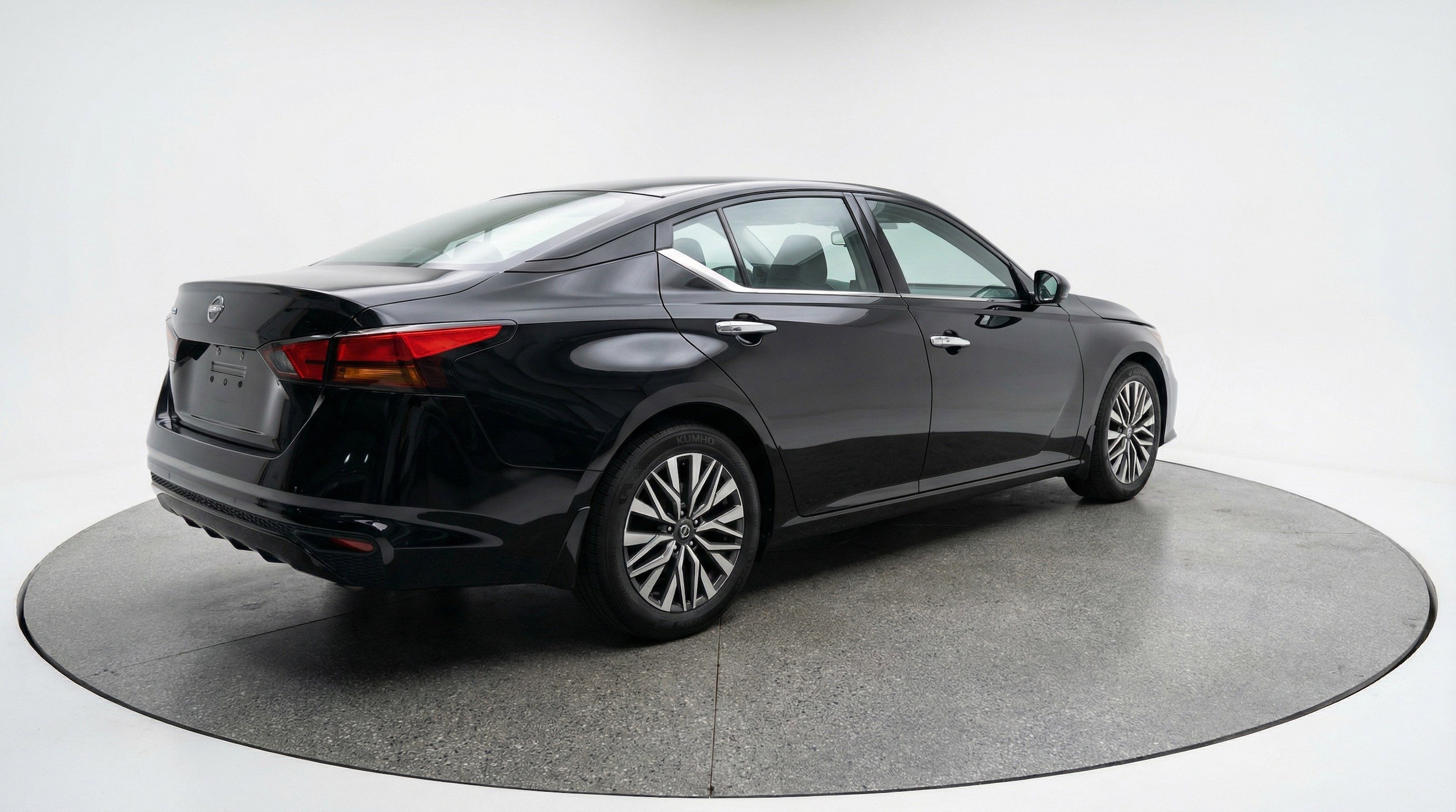 Thumbnail: 2025 Nissan Altima - 9