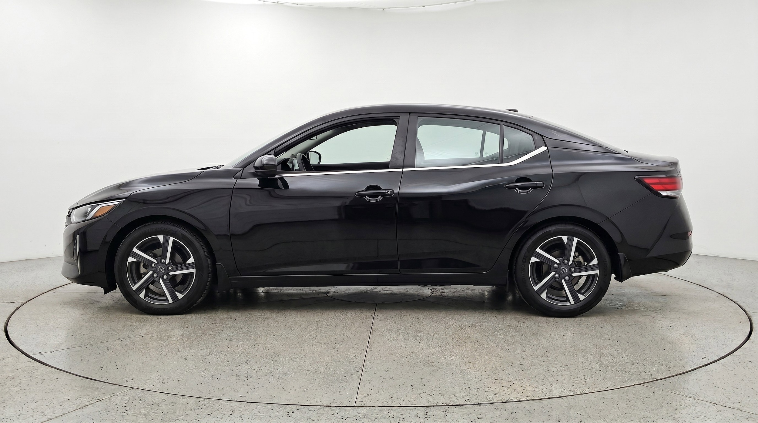 Thumbnail: 2025 Nissan Sentra - 5