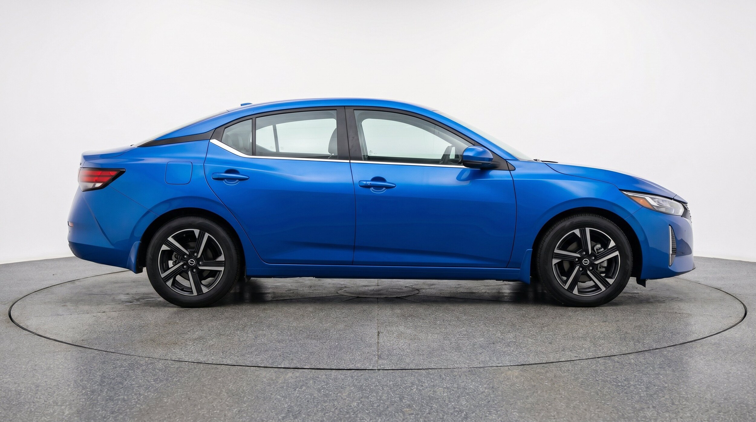 Thumbnail: 2025 Nissan Sentra - 10