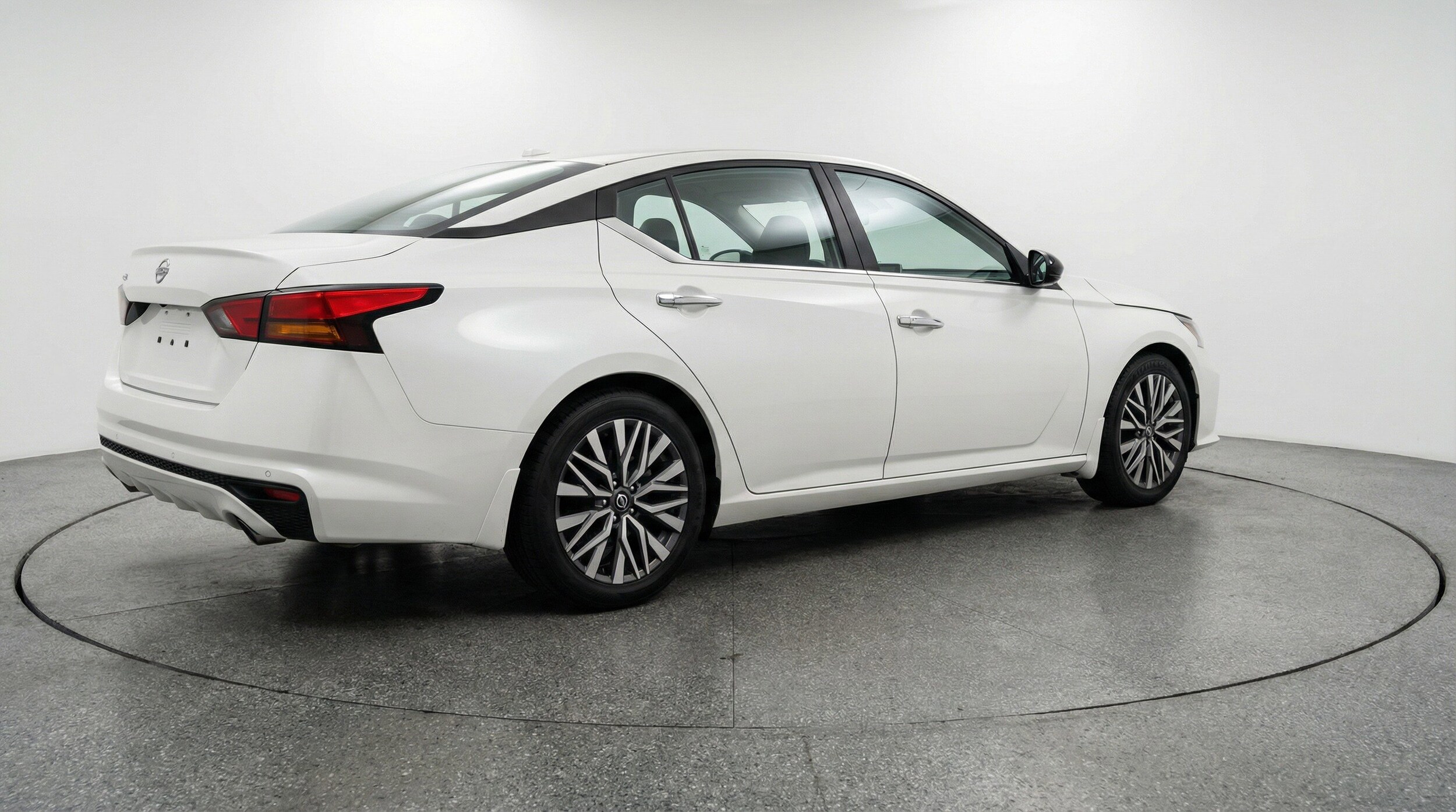 Thumbnail: 2025 Nissan Altima - 9