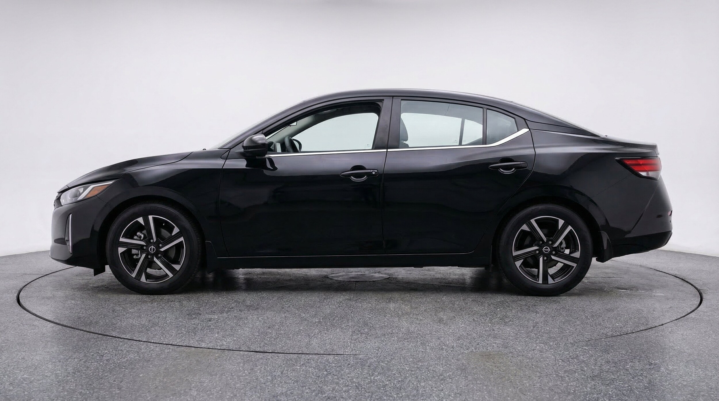 Thumbnail: 2025 Nissan Sentra - 5