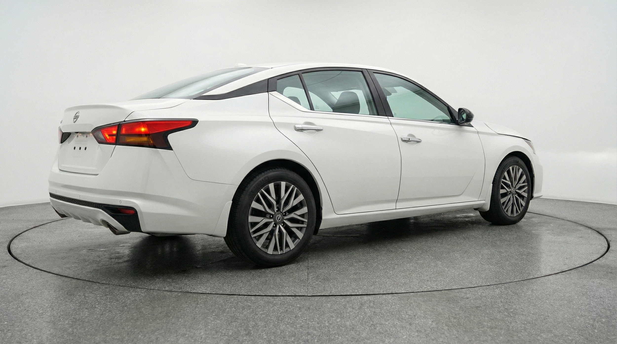 Thumbnail: 2025 Nissan Altima - 9