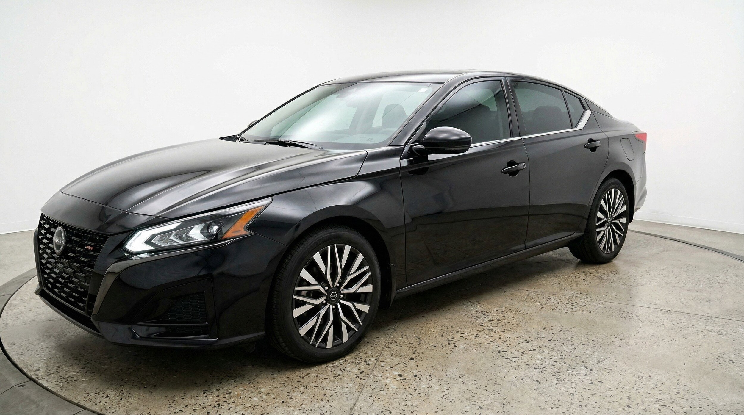 Thumbnail: 2025 Nissan Altima - 3