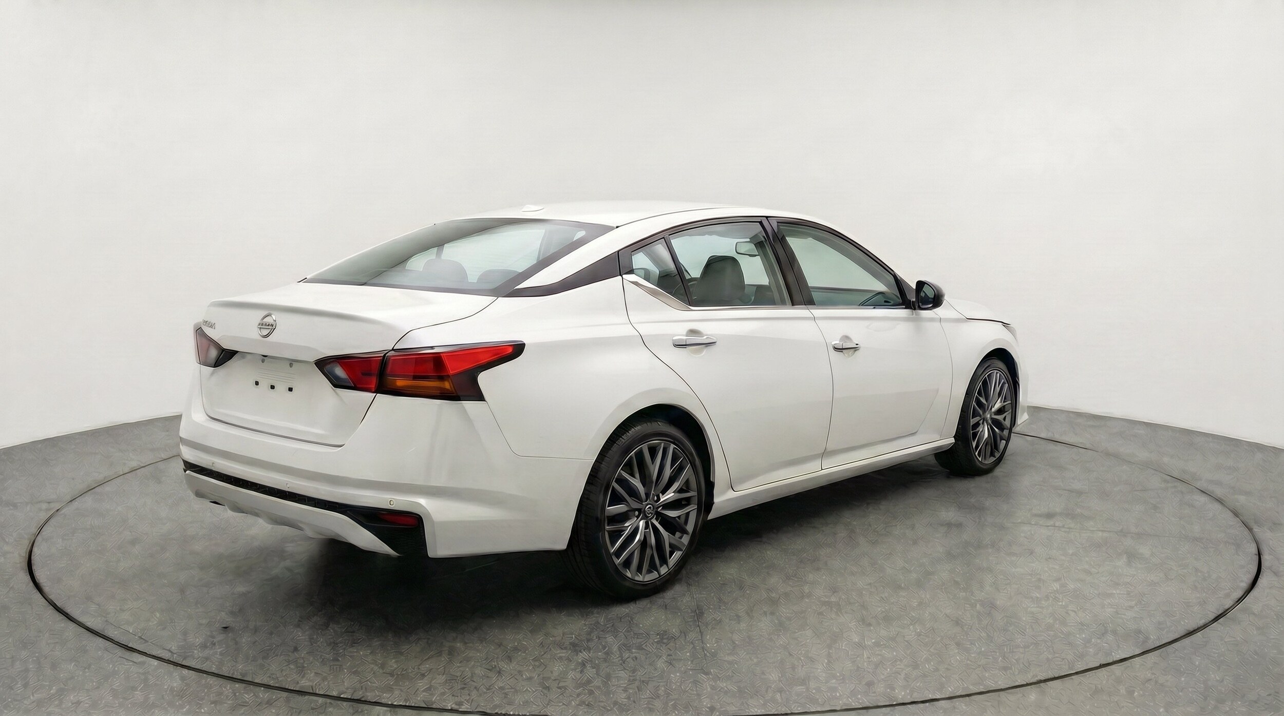 Thumbnail: 2025 Nissan Altima - 9