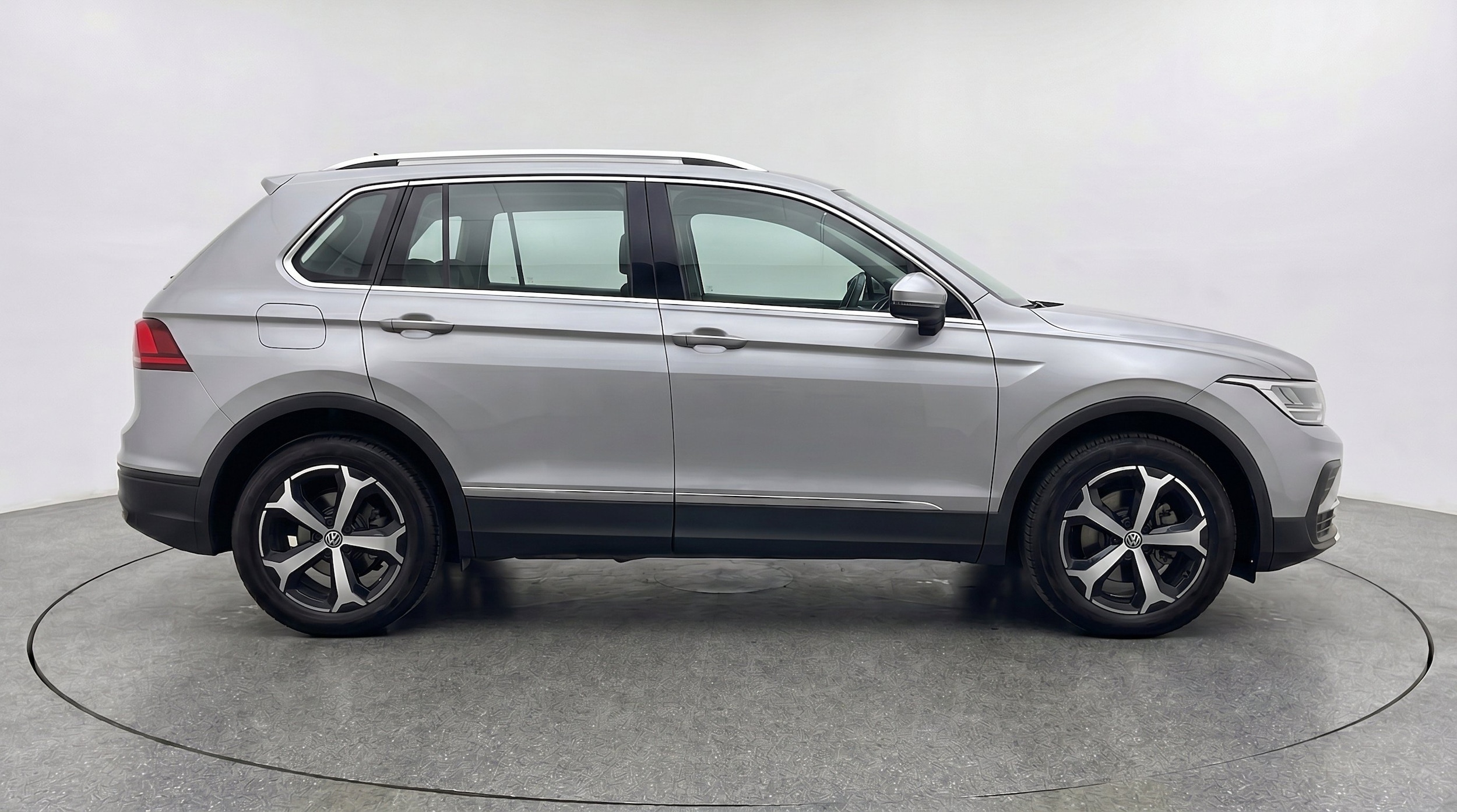 Thumbnail: 2026 Volkswagen Tiguan - 11
