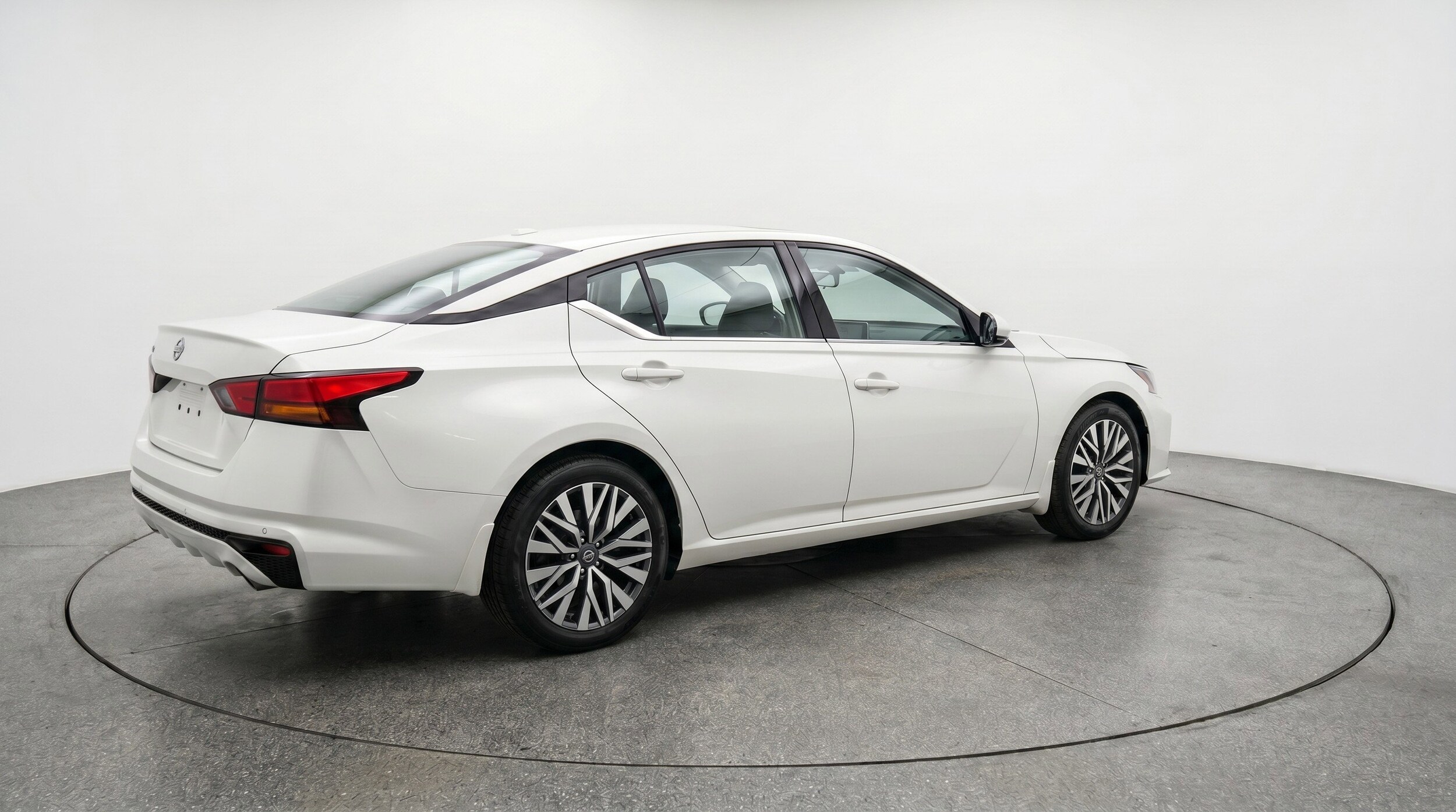 Thumbnail: 2025 Nissan Altima - 9