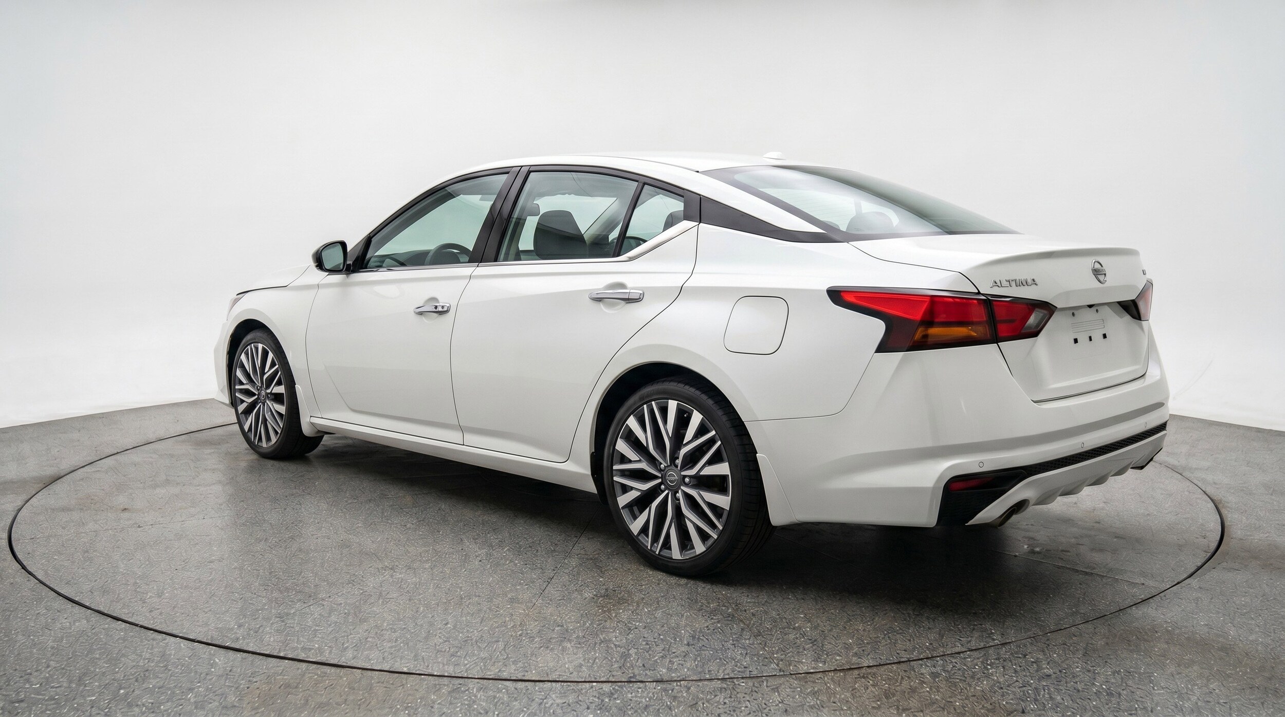 Thumbnail: 2025 Nissan Altima - 6