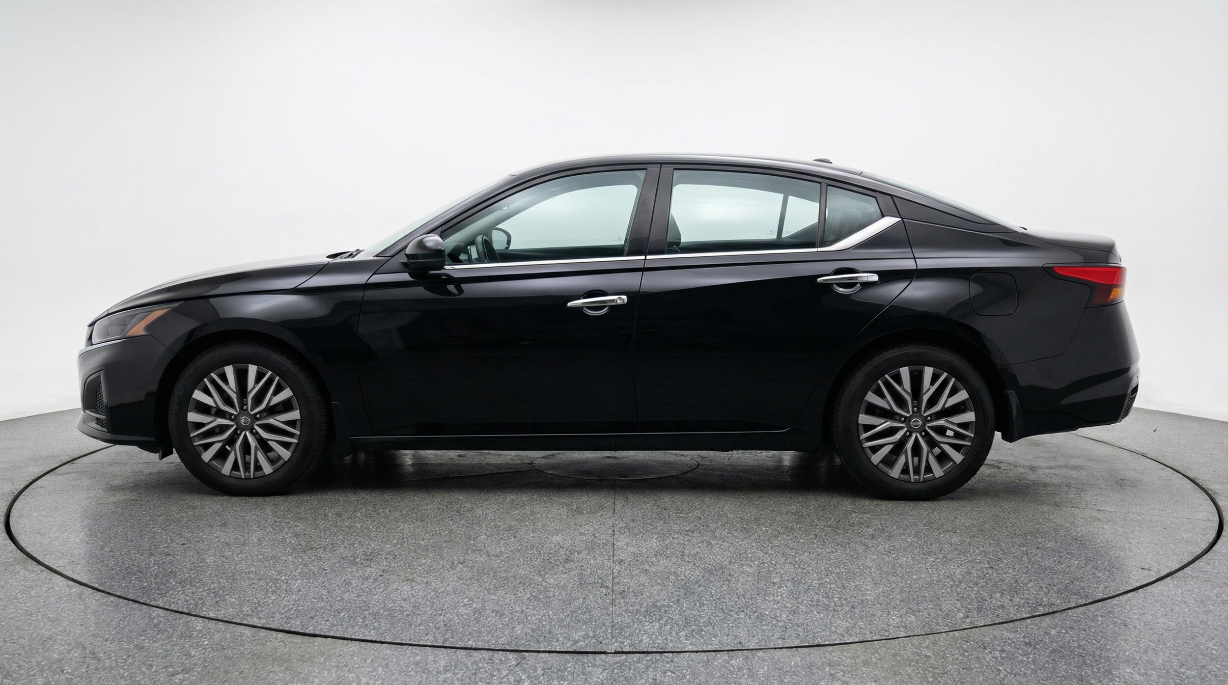 Thumbnail: 2025 Nissan Altima - 4