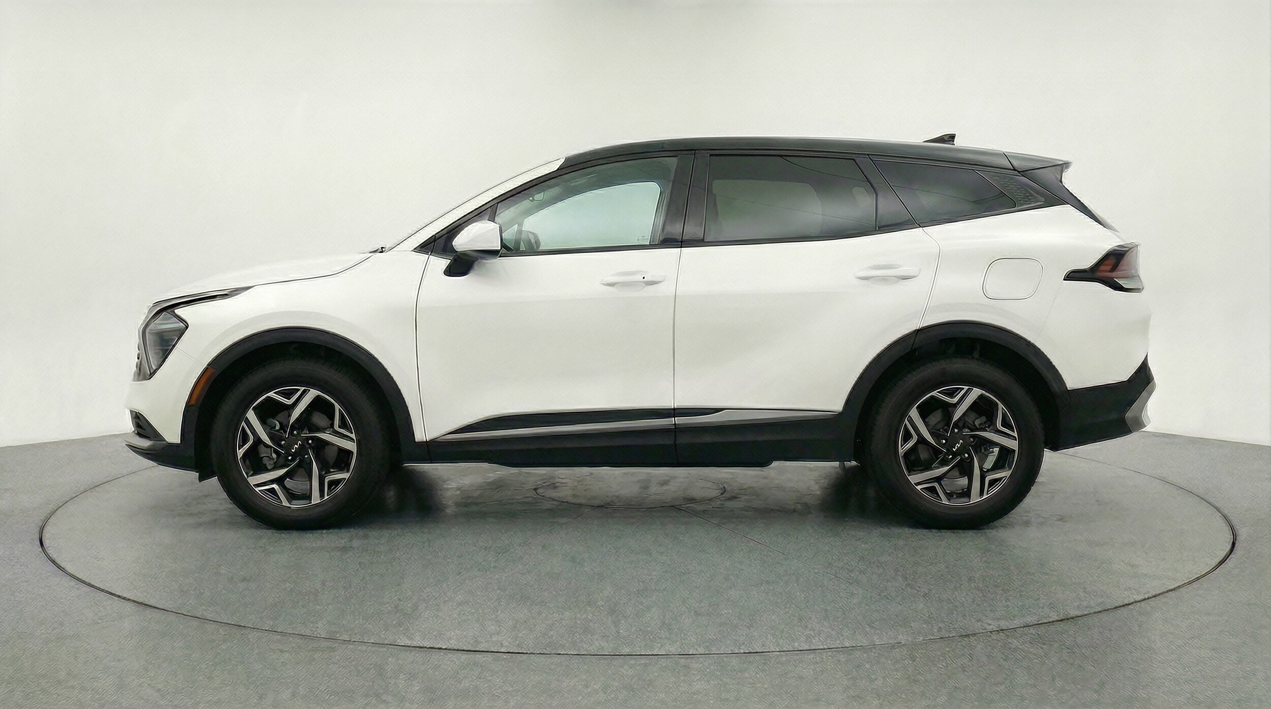 Thumbnail: 2025 Kia Sportage - 4