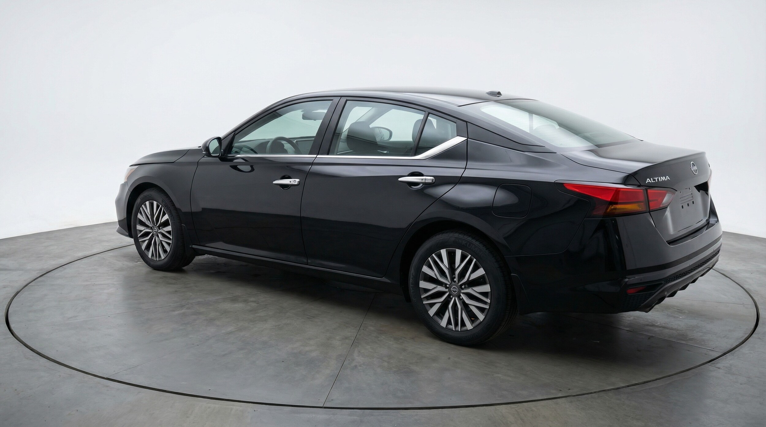 Thumbnail: 2025 Nissan Altima - 5