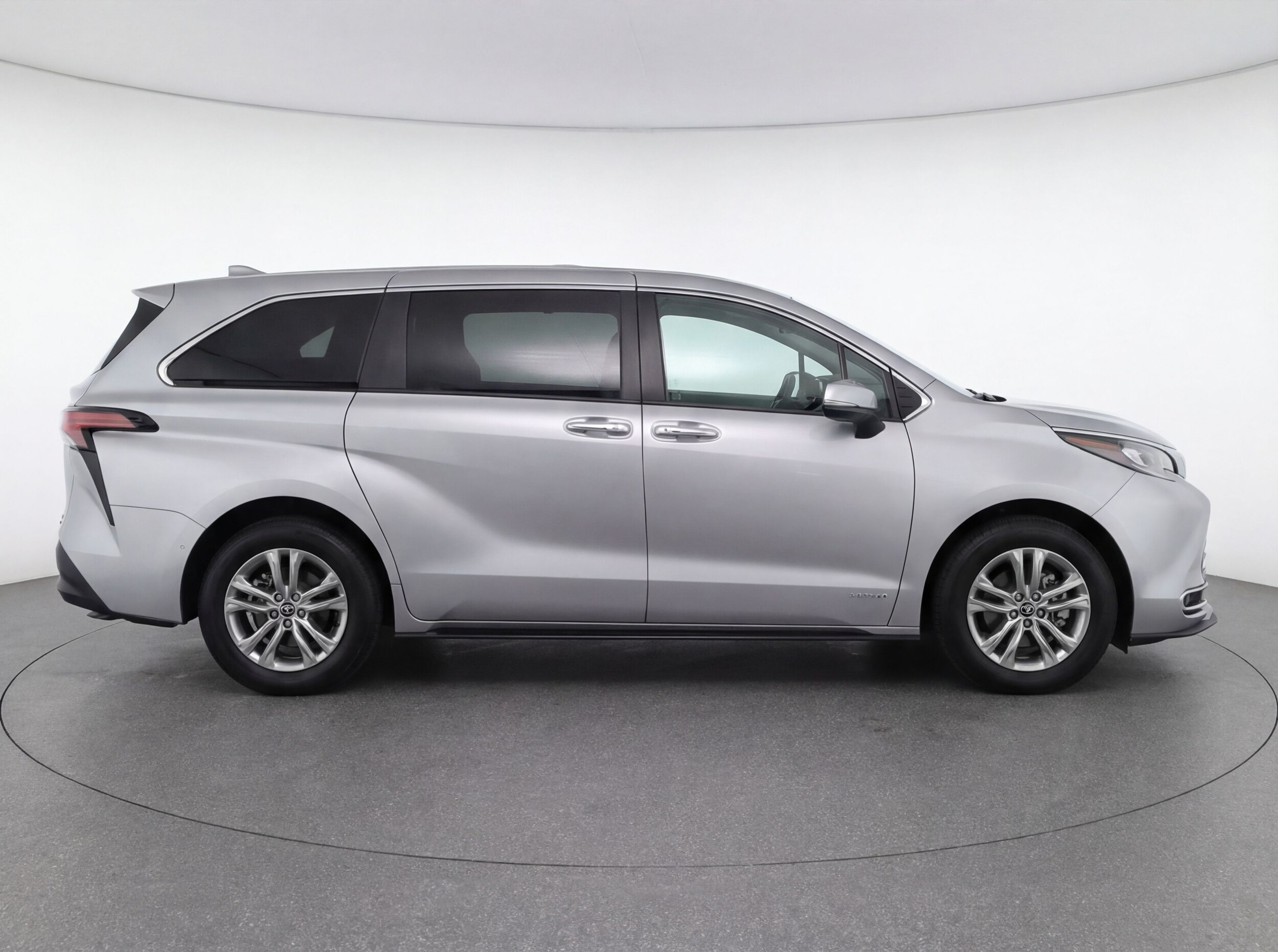 Thumbnail: 2024 Toyota Sienna - 8