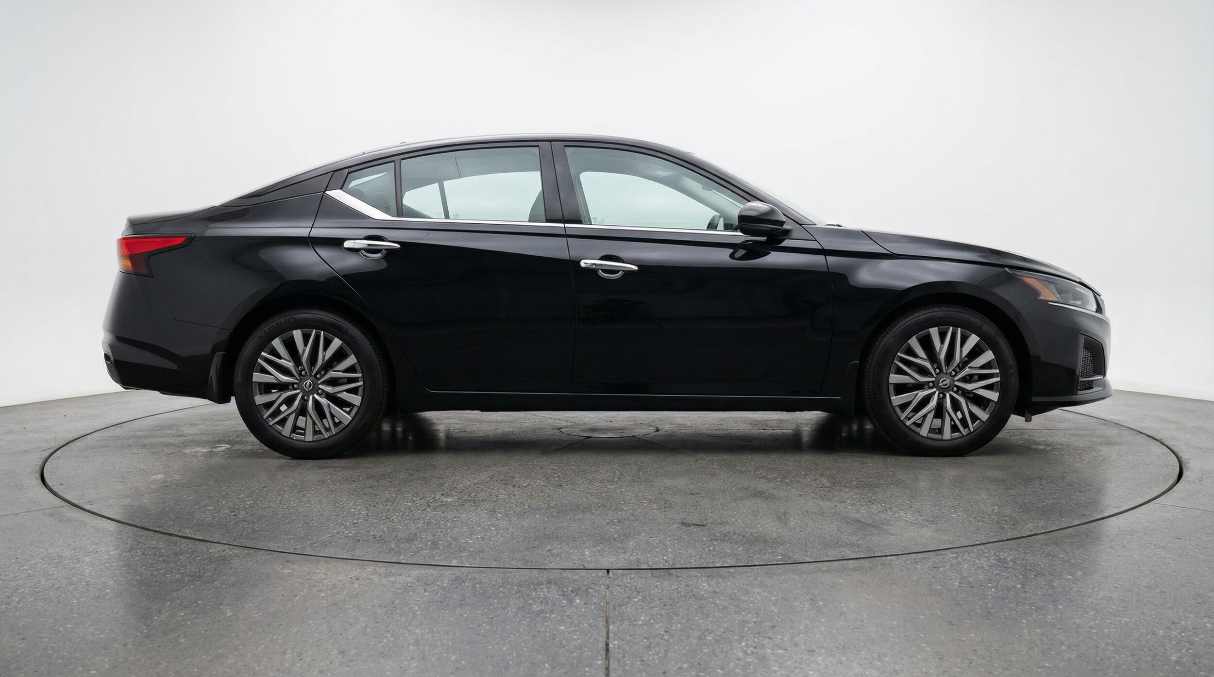 Thumbnail: 2025 Nissan Altima - 8