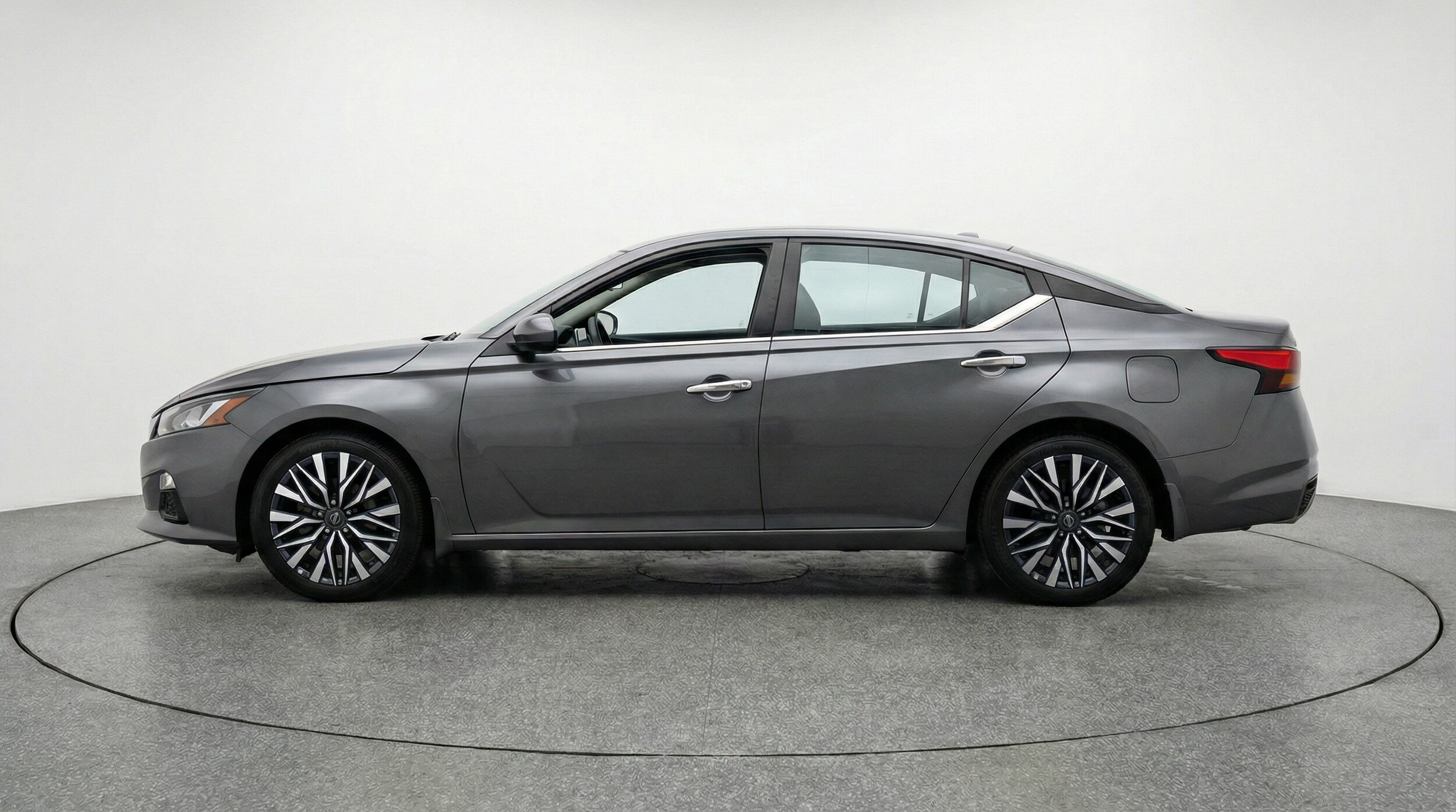 Thumbnail: 2025 Nissan Altima - 4