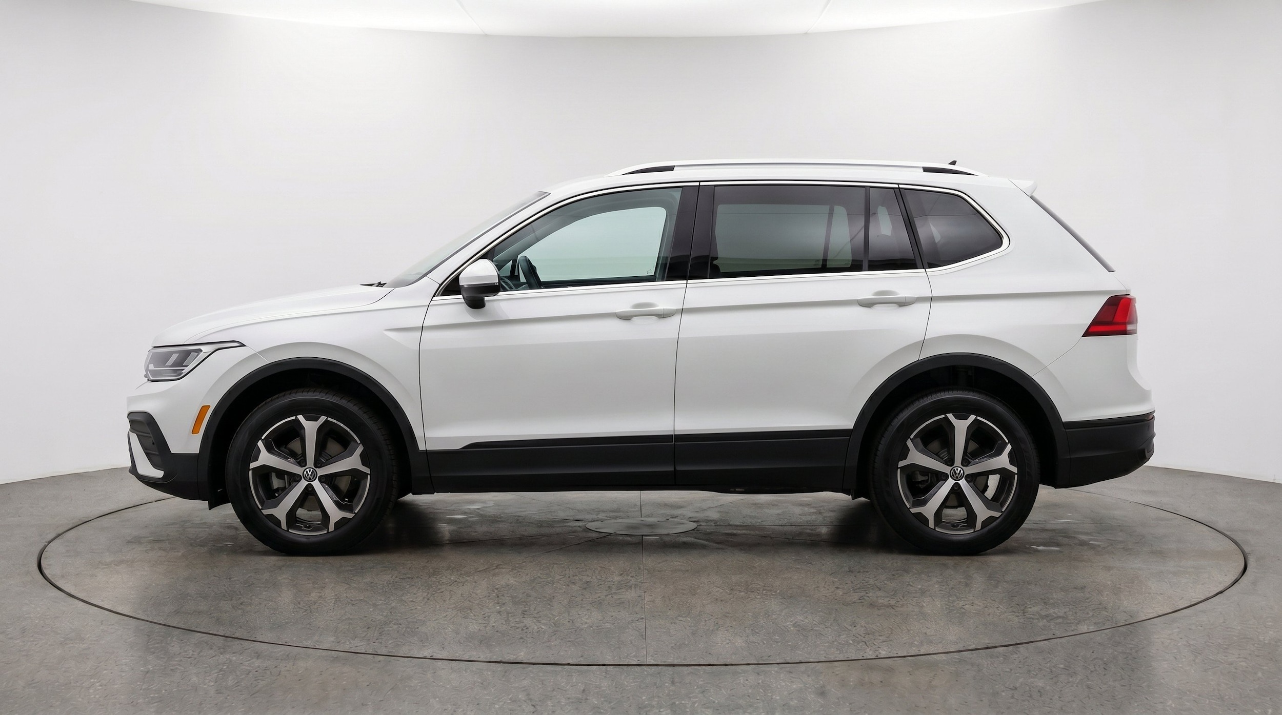 Thumbnail: 2026 Volkswagen Tiguan - 5