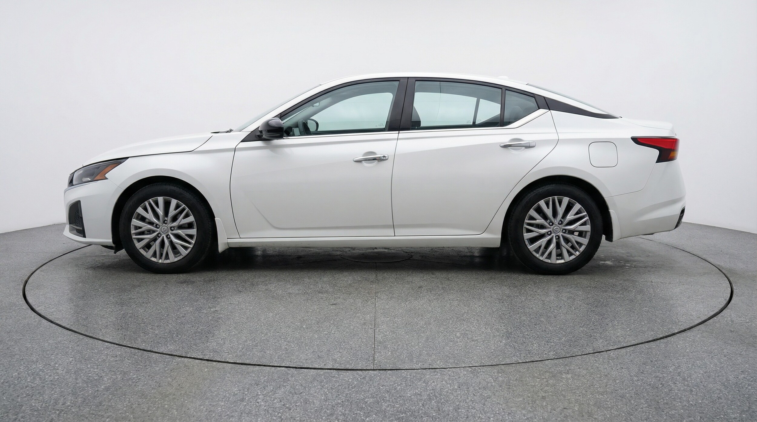 Thumbnail: 2025 Nissan Altima - 4